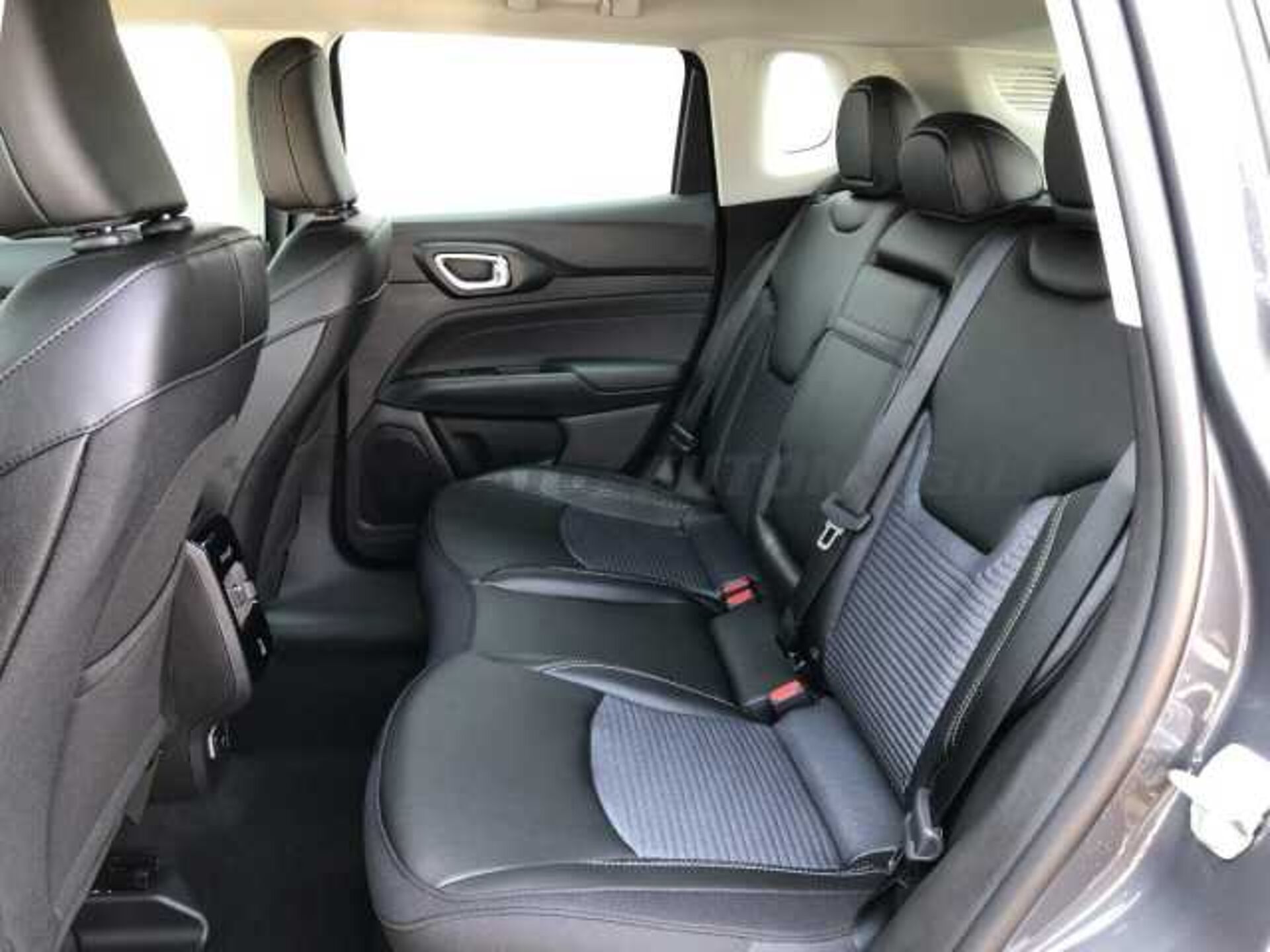 Jeep Compass 1.5l - grey