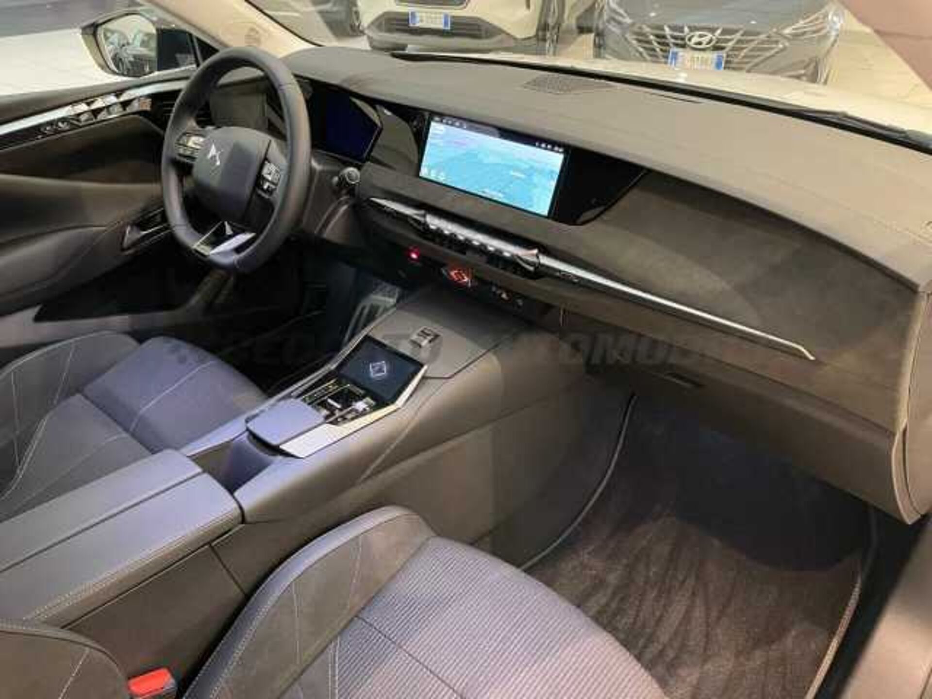 DS DS 4 1.5l - white