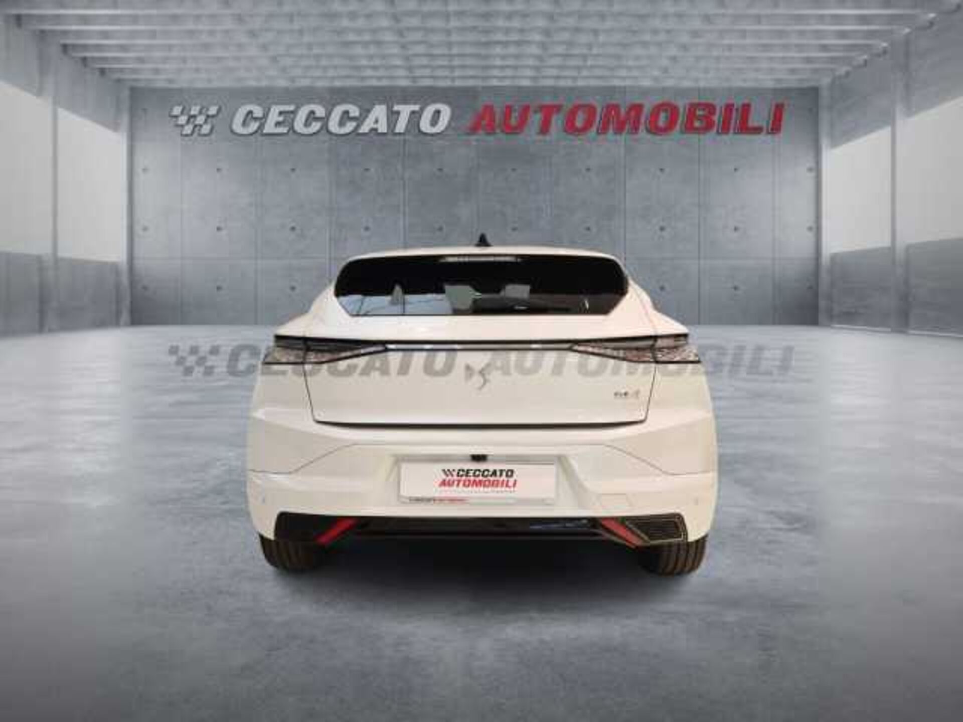 DS DS 4 1.5l - white