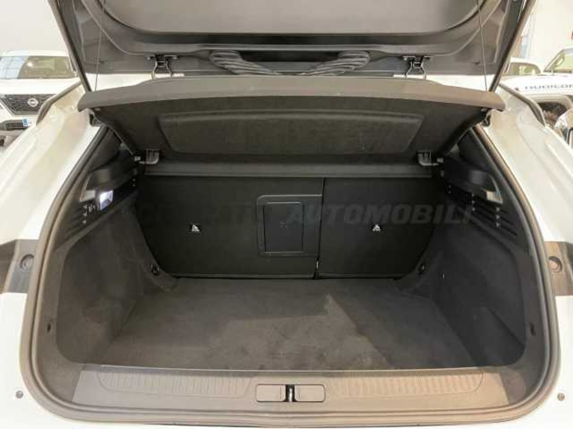 DS DS 4 1.5l - white