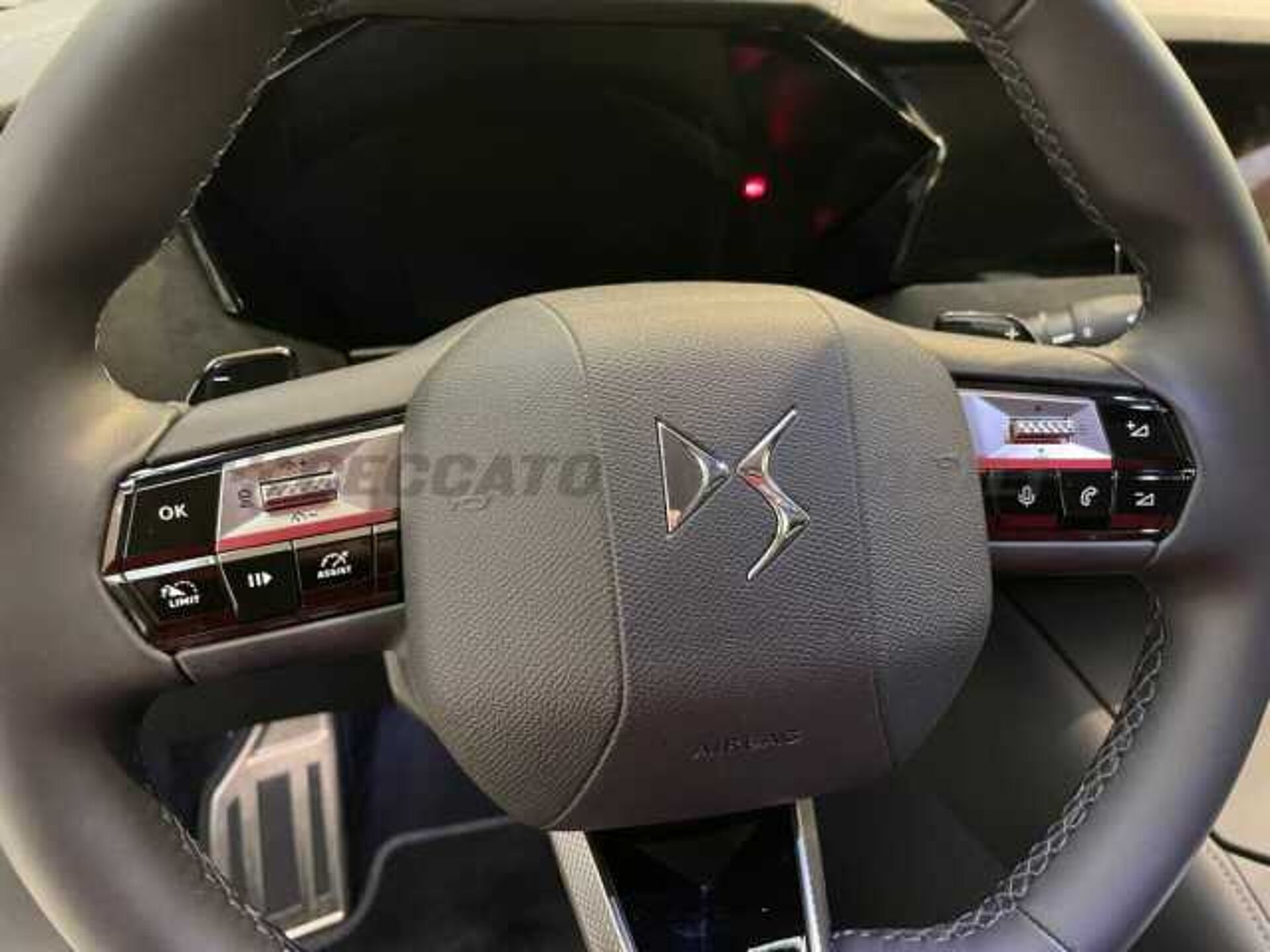 DS DS 4 1.5l - white