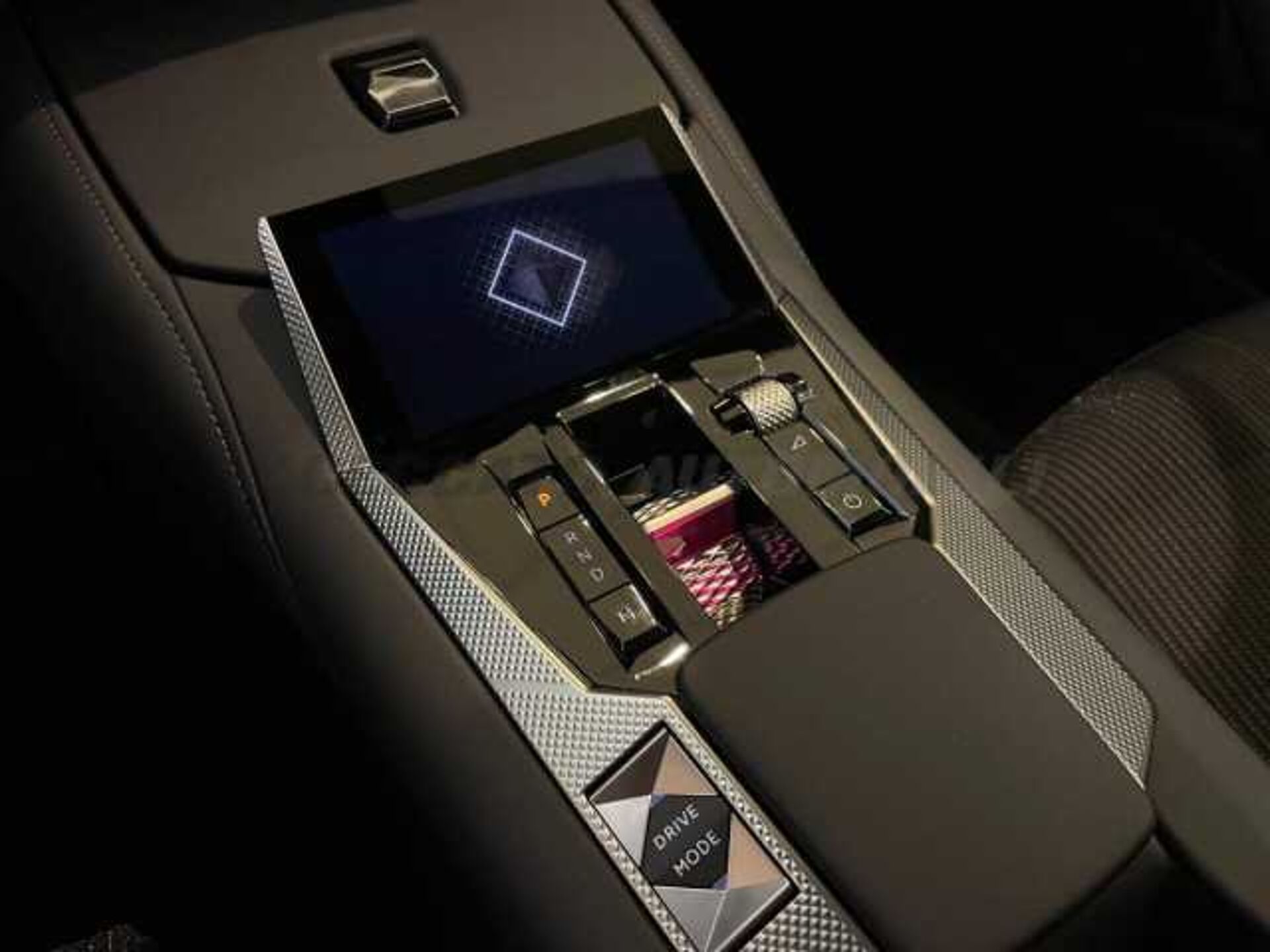 DS DS 4 1.5l - white