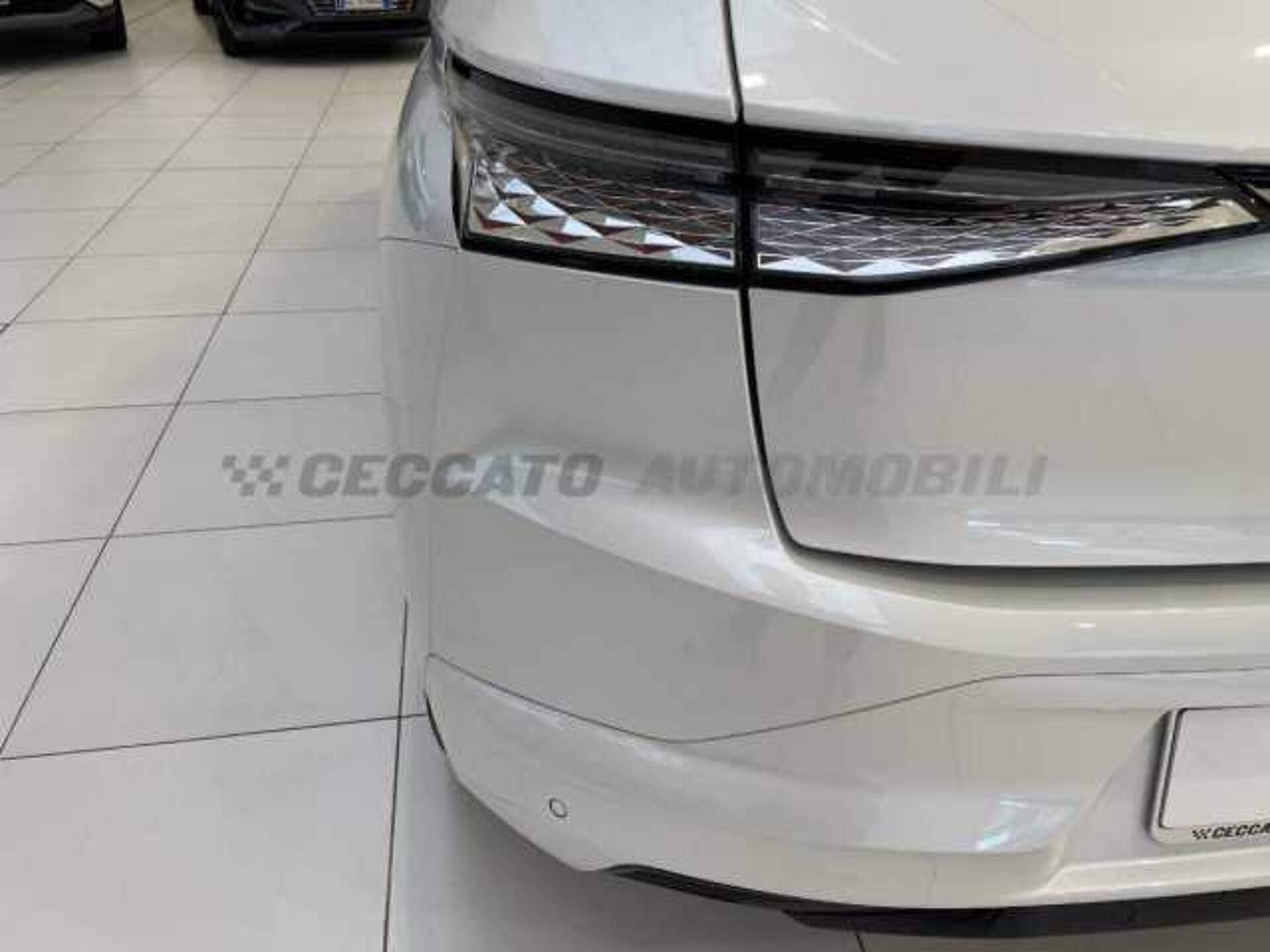 DS DS 4 1.5l - white