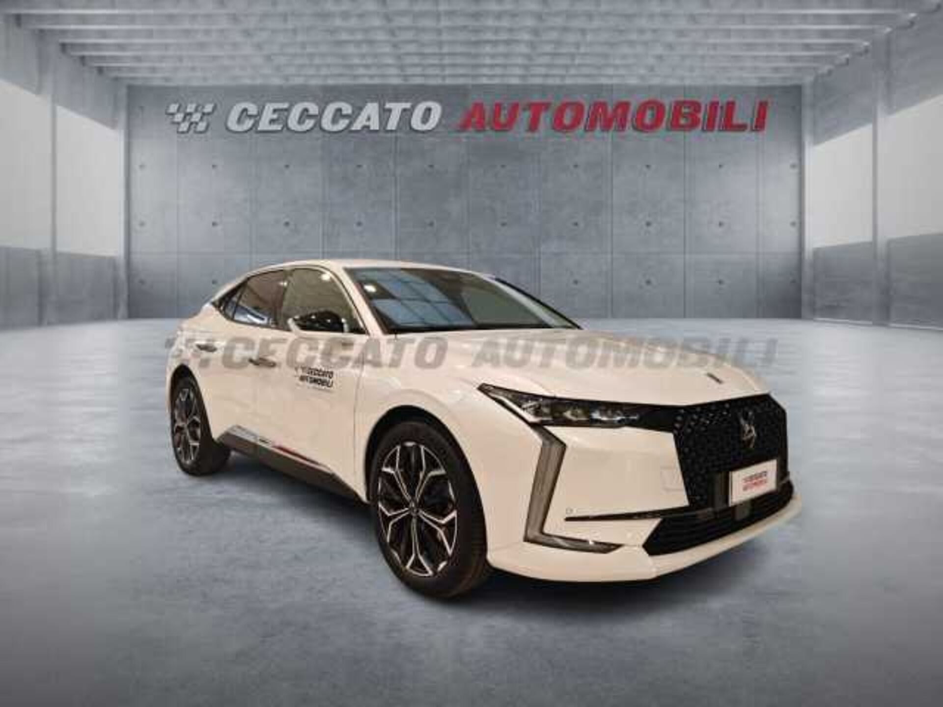 DS DS 4 1.5l - white