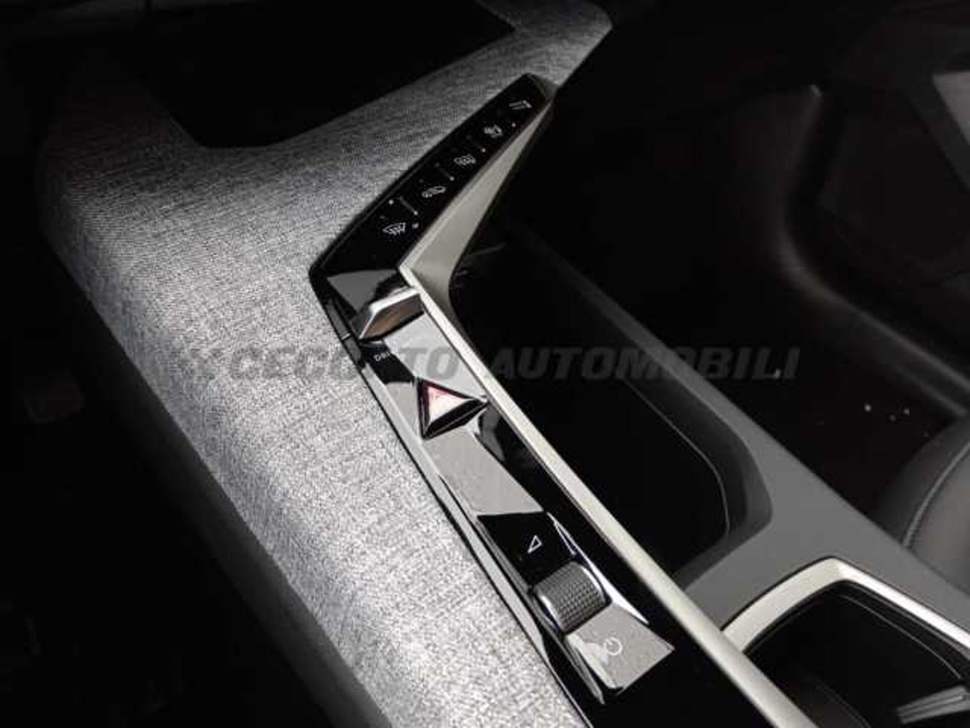 Peugeot 1.2l - black