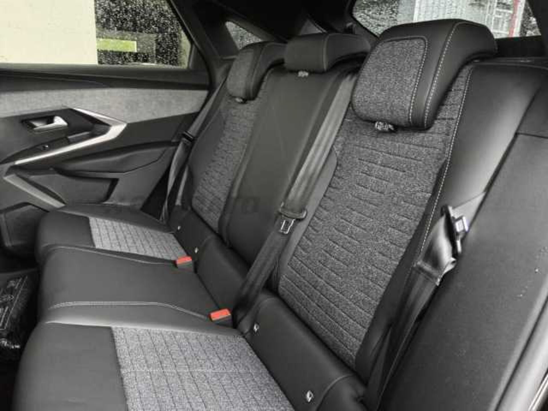 Peugeot 1.2l - black