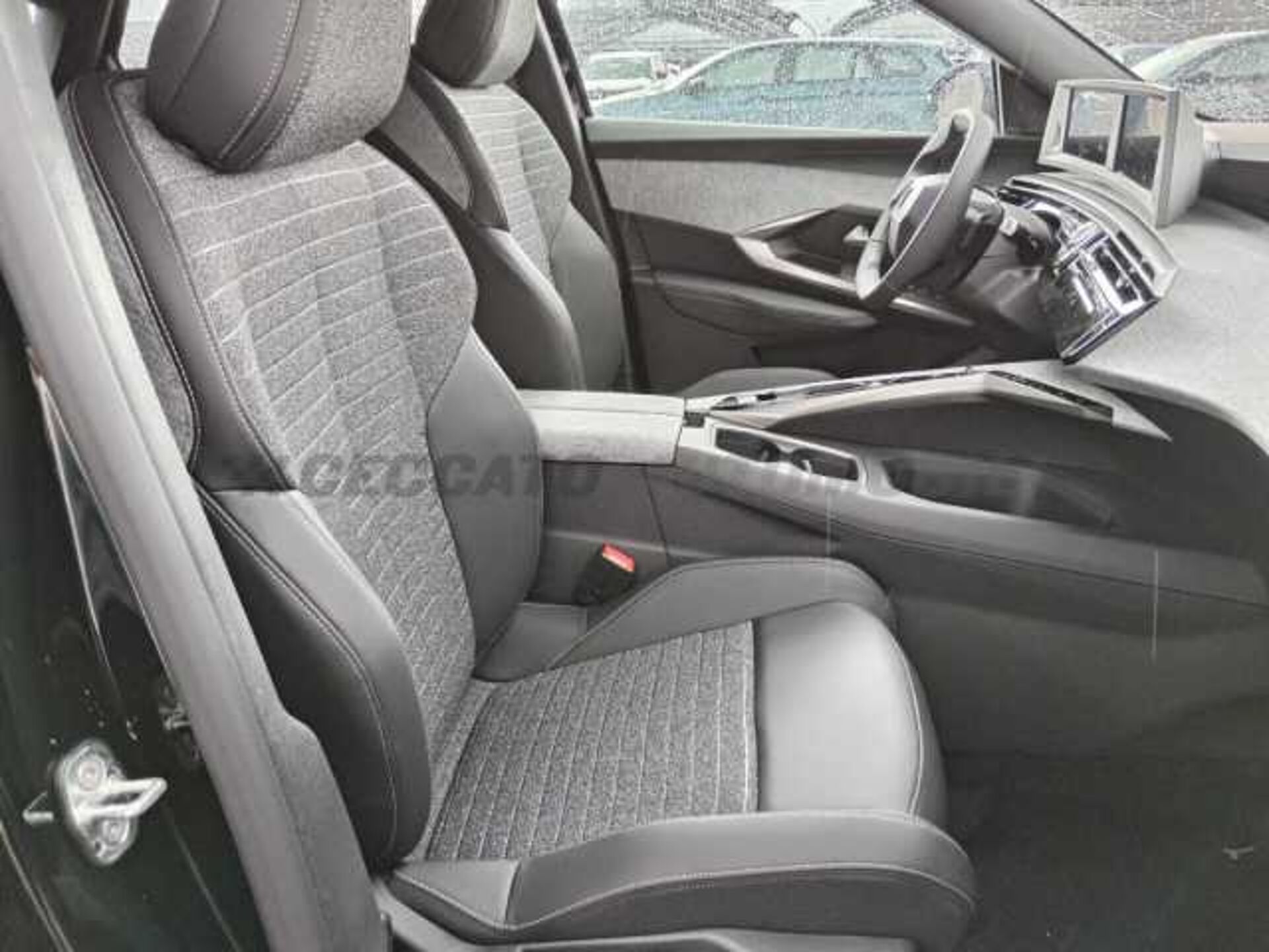 Peugeot 1.2l - black