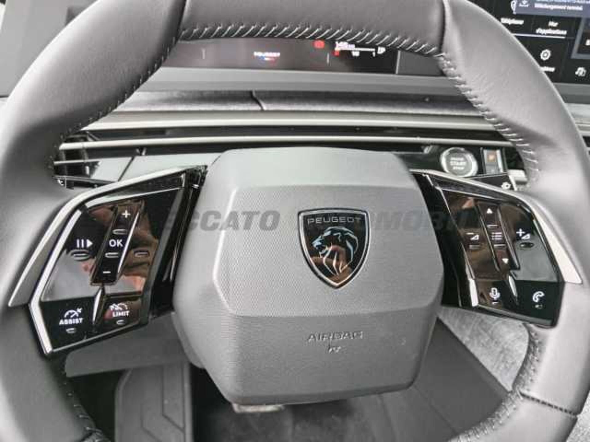 Peugeot 1.2l - black