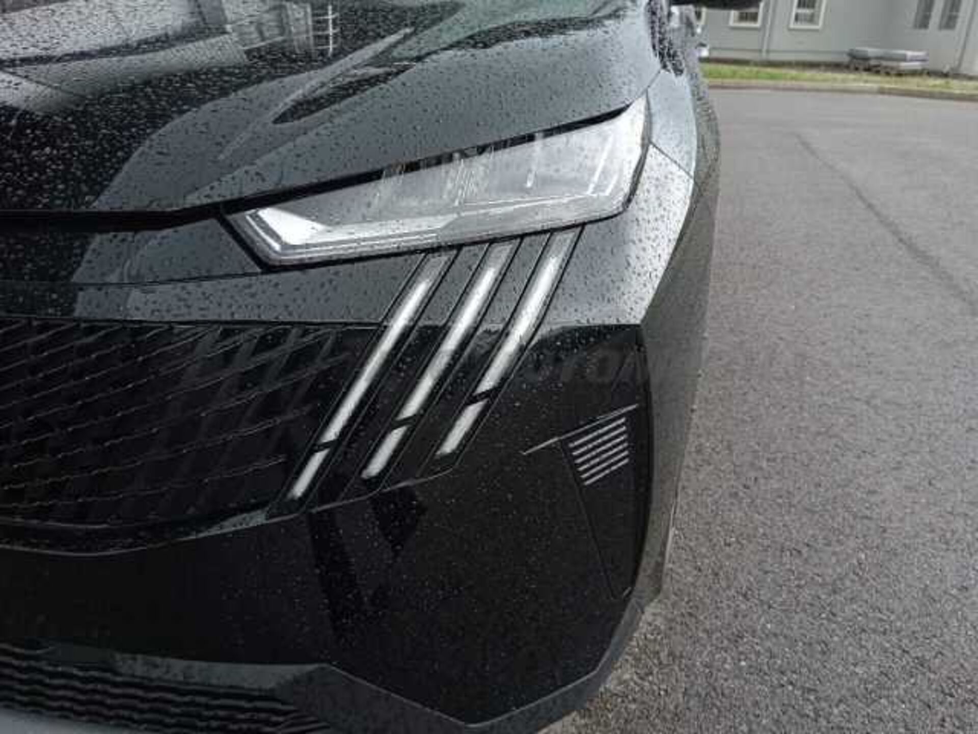 Peugeot 1.2l - black