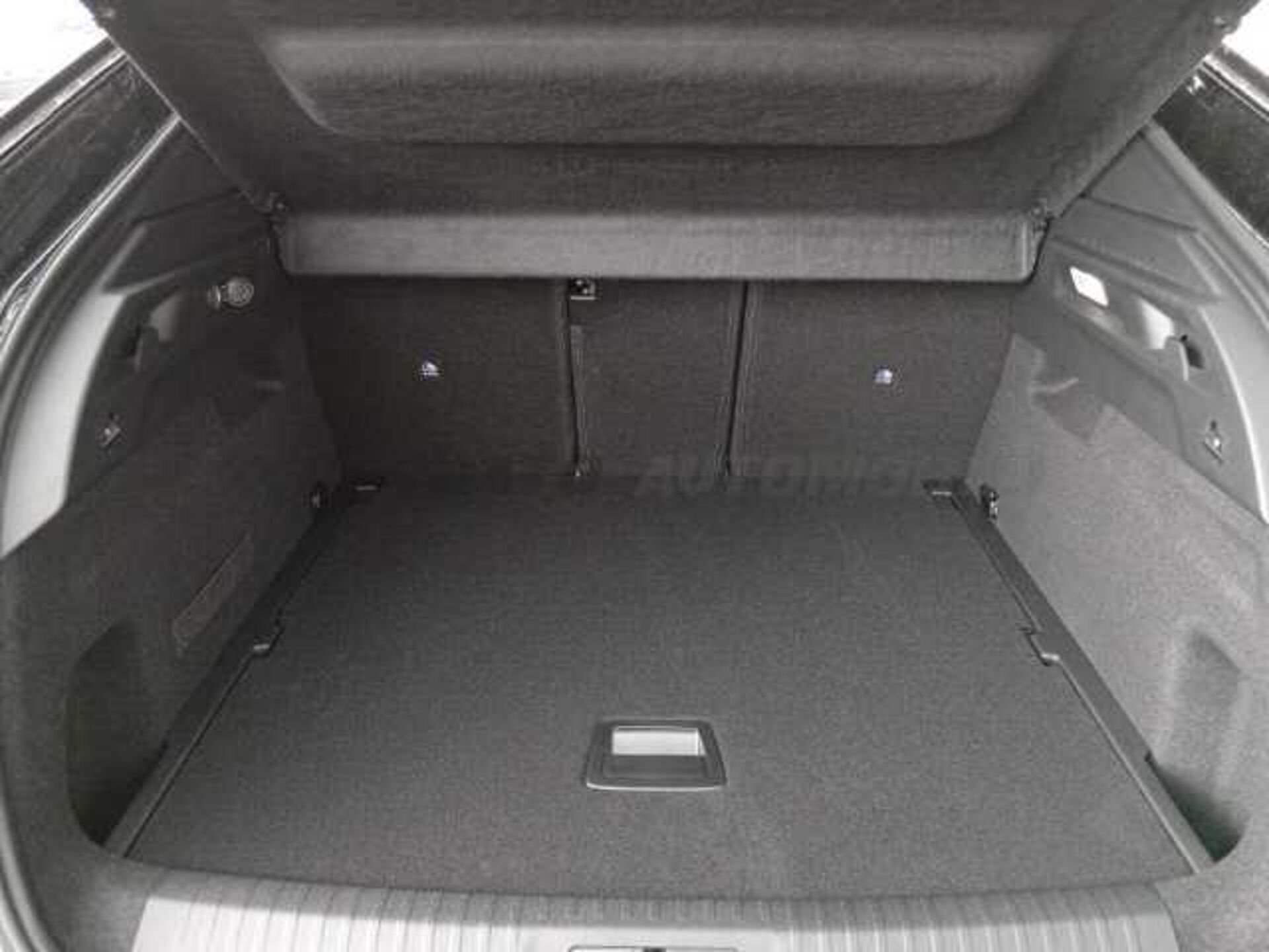 Peugeot 1.2l - black