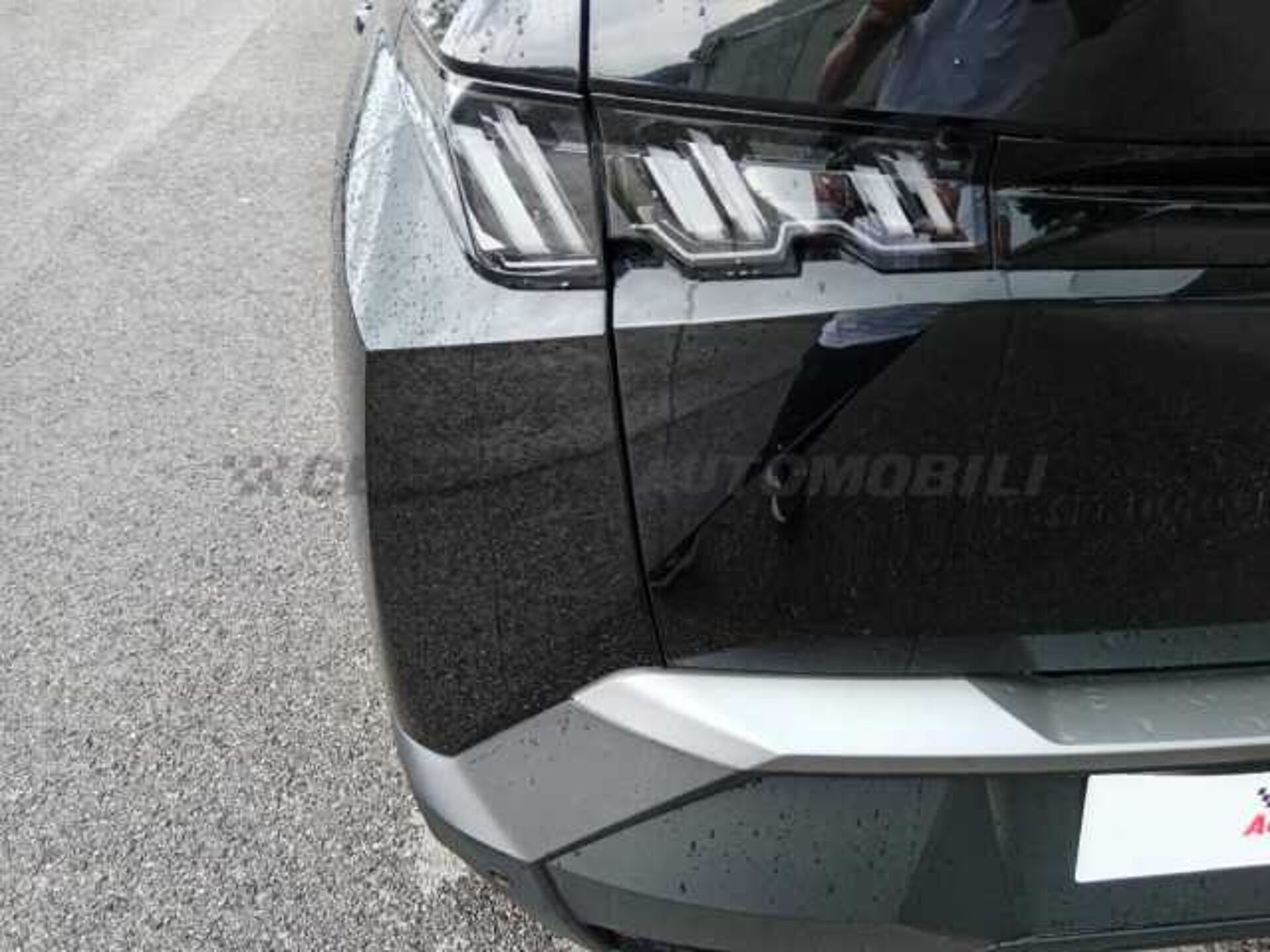 Peugeot 1.2l - black