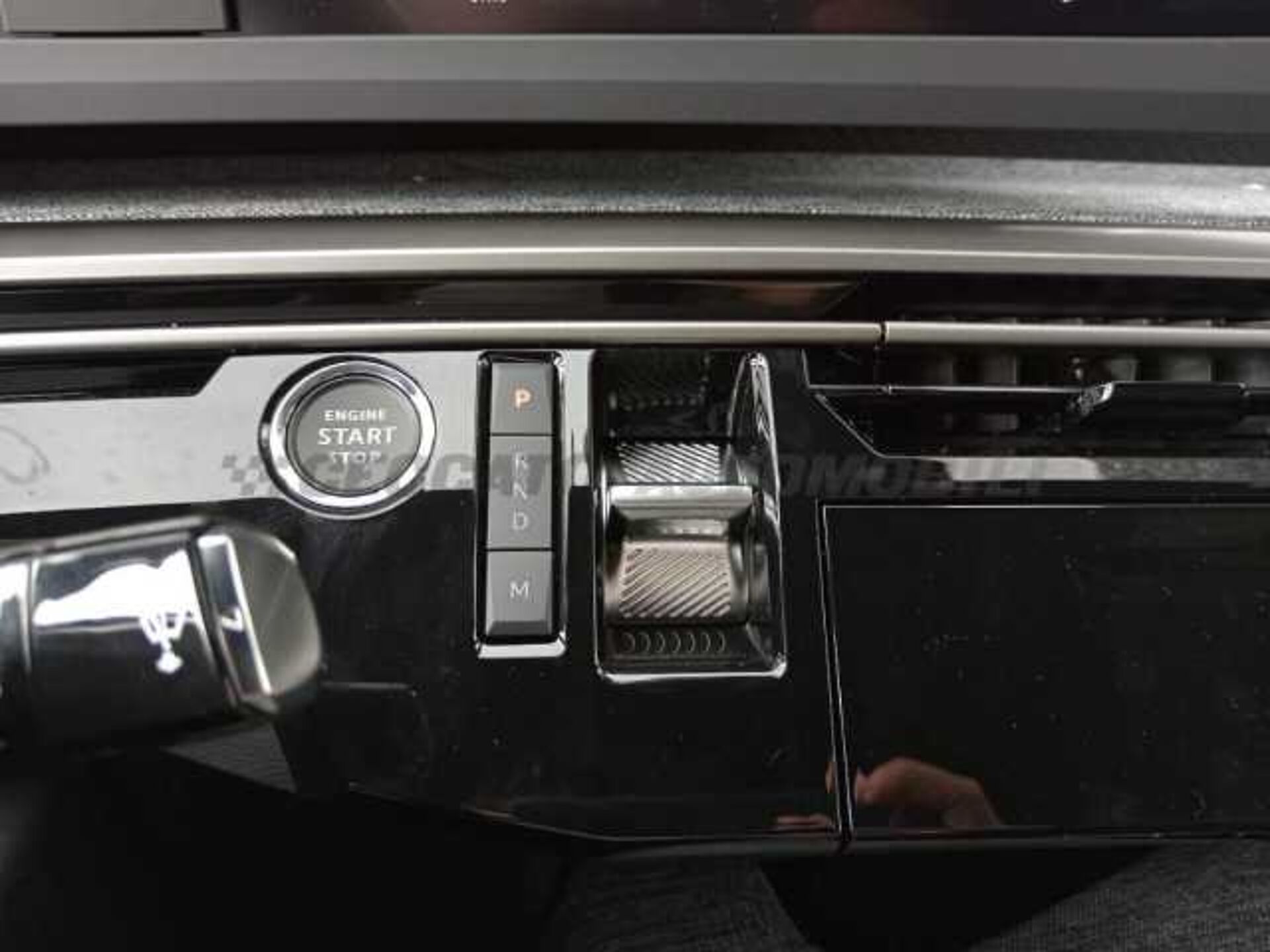 Peugeot 1.2l - black