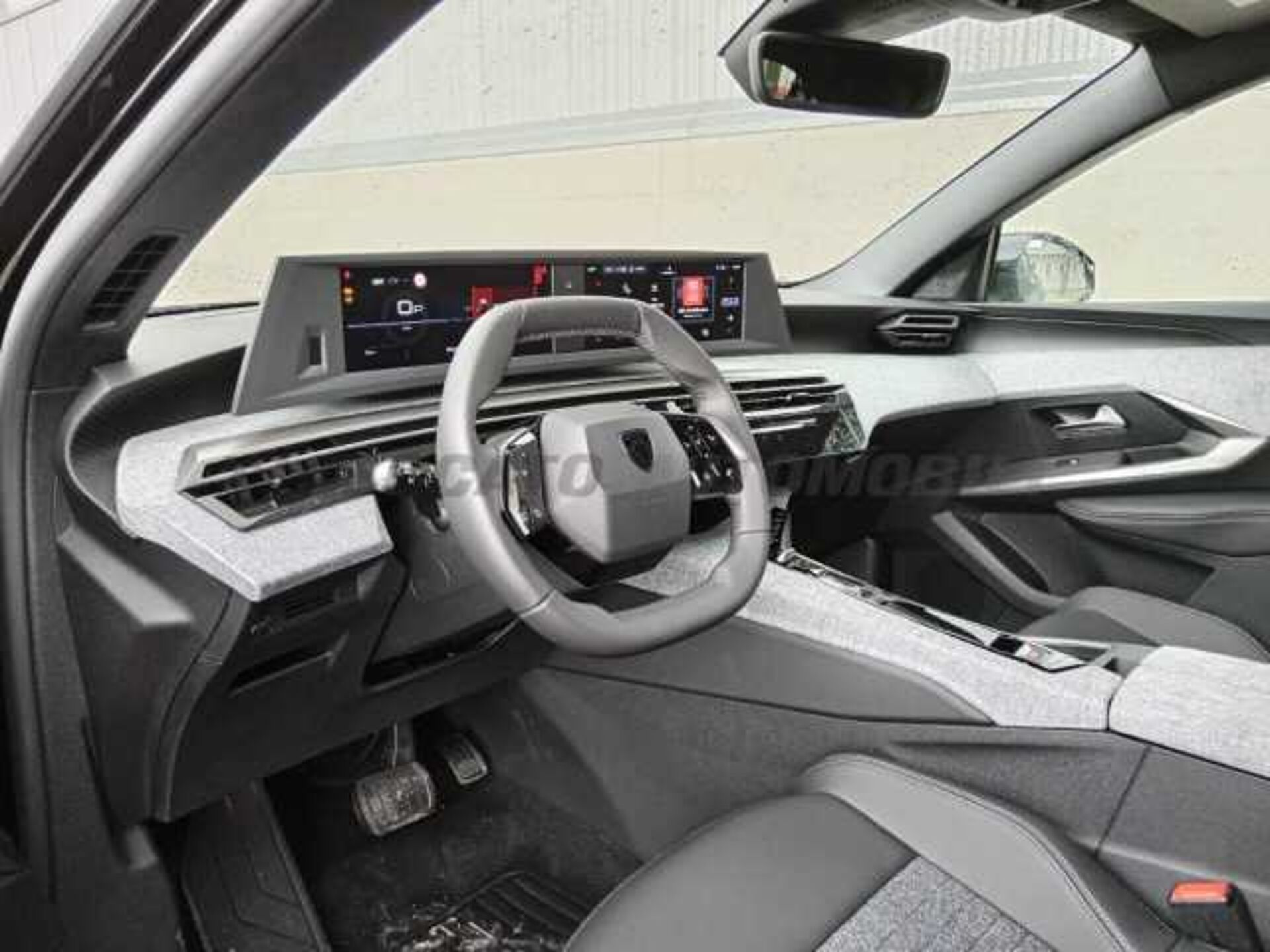 Peugeot 1.2l - black