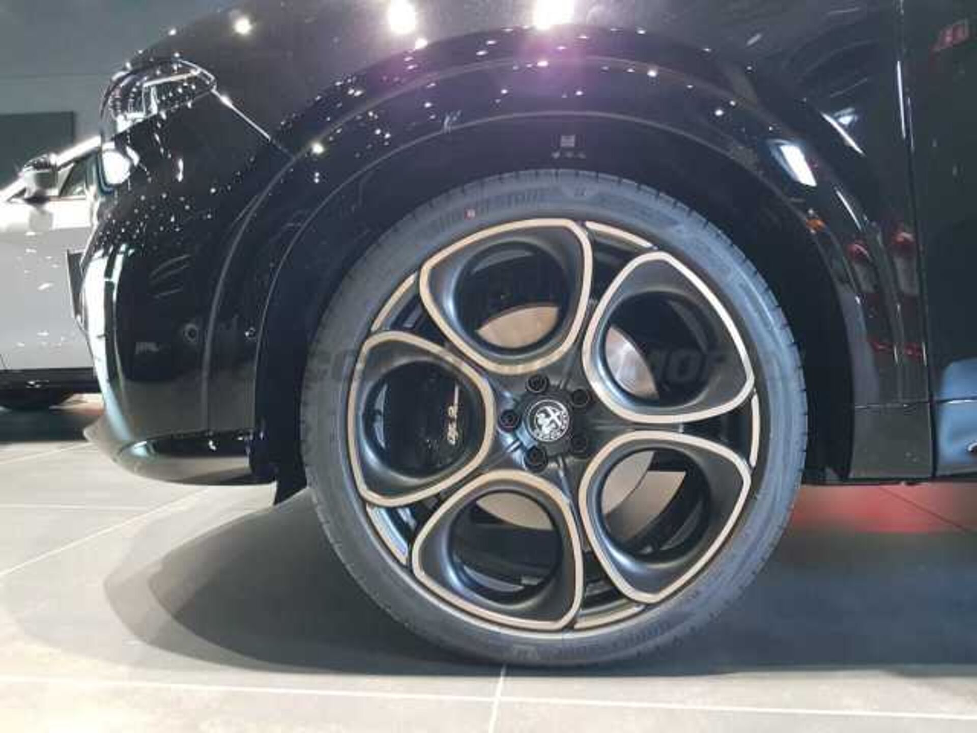 Alfa Romeo Tonale 1.6l - black