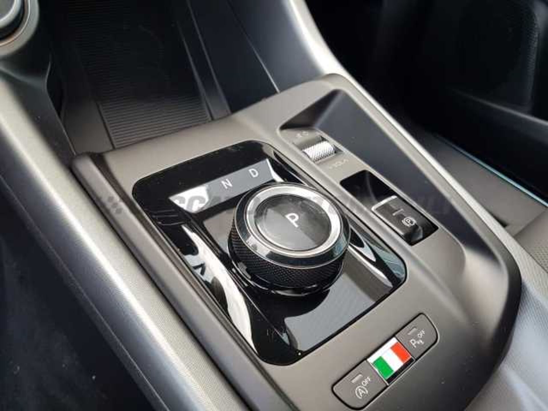 Alfa Romeo Tonale 1.6l - white