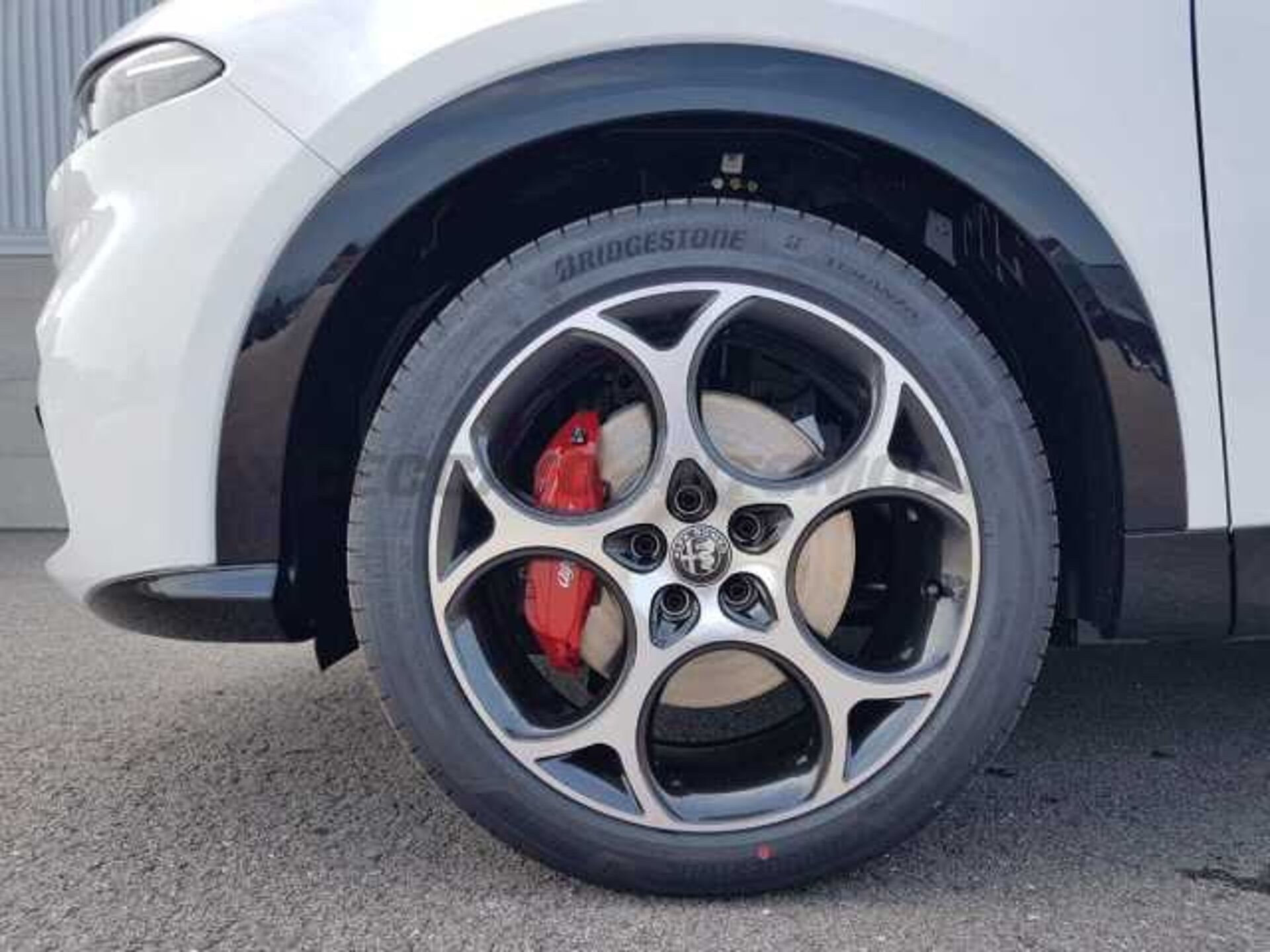 Alfa Romeo Tonale 1.6l - white