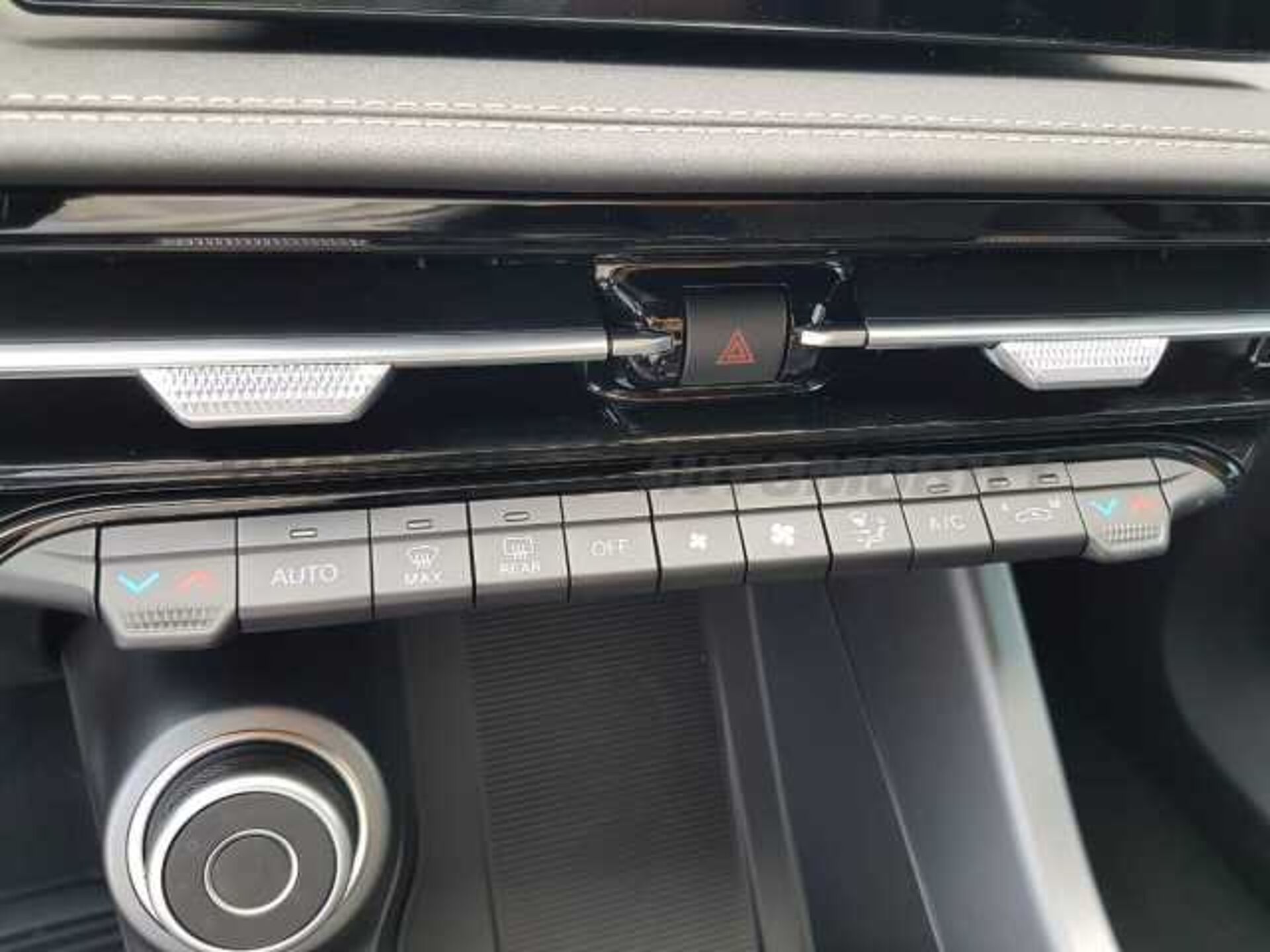 Alfa Romeo Tonale 1.6l - white