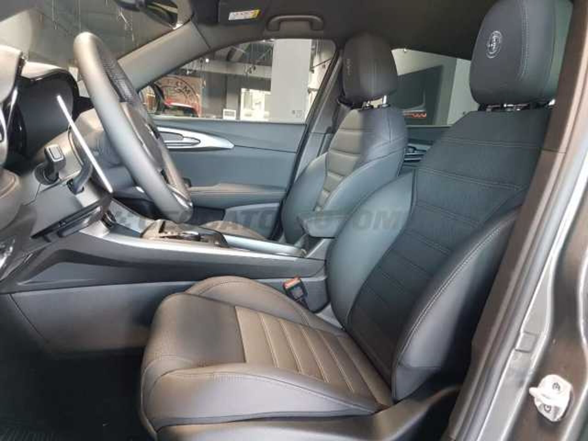 Alfa Romeo Tonale 1.5l - grey