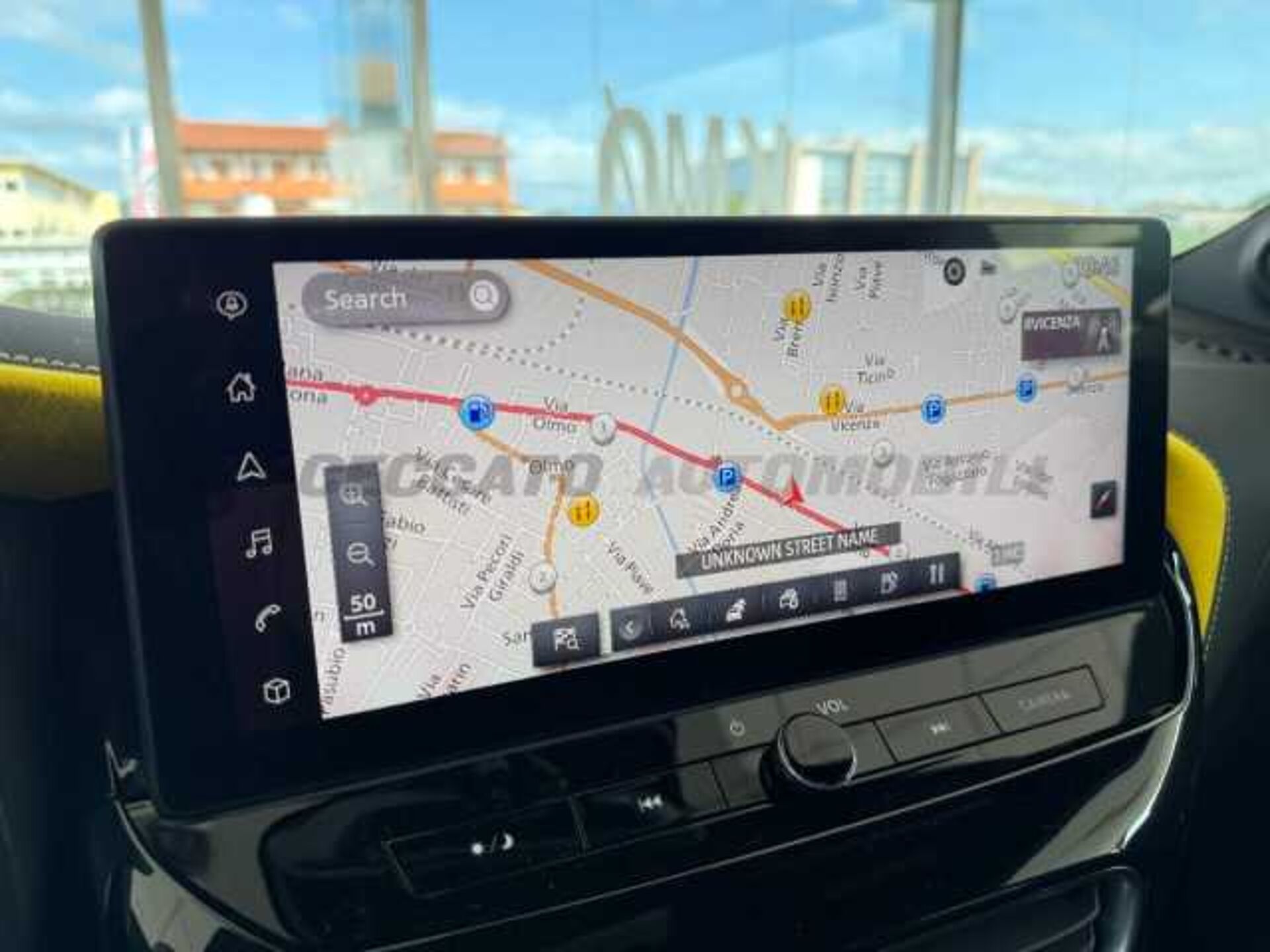 Nissan Nuovo Juke 1.0l - yellow