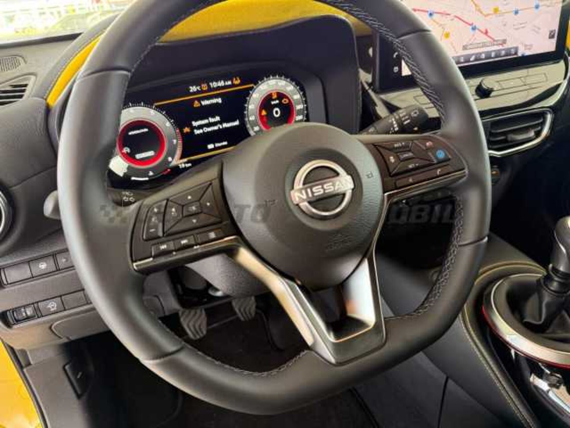 Nissan Nuovo Juke 1.0l - yellow