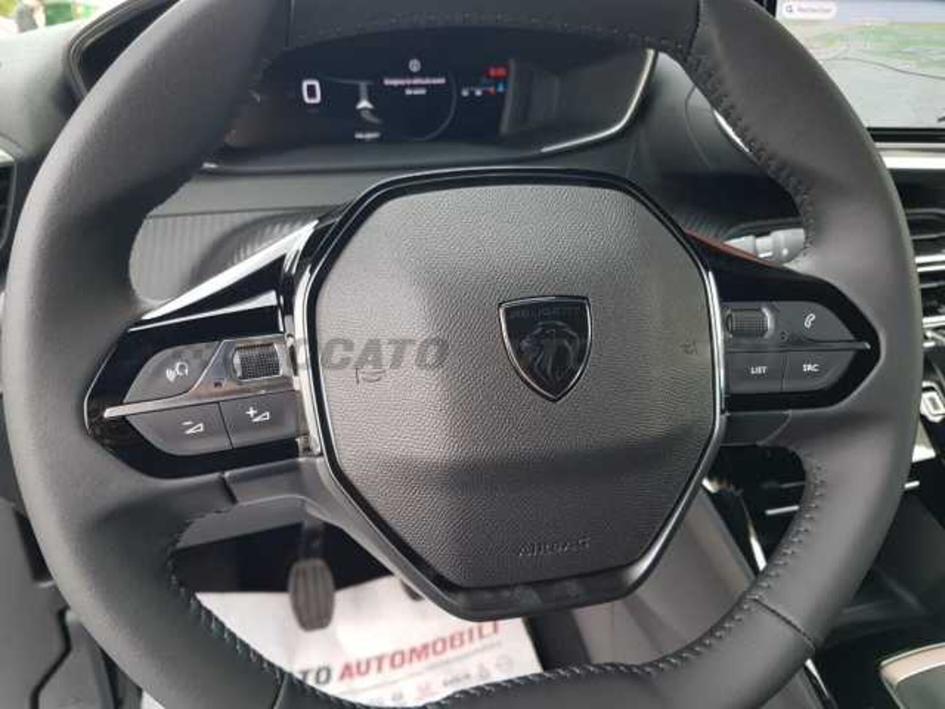 Peugeot 2008 1.2l - blue