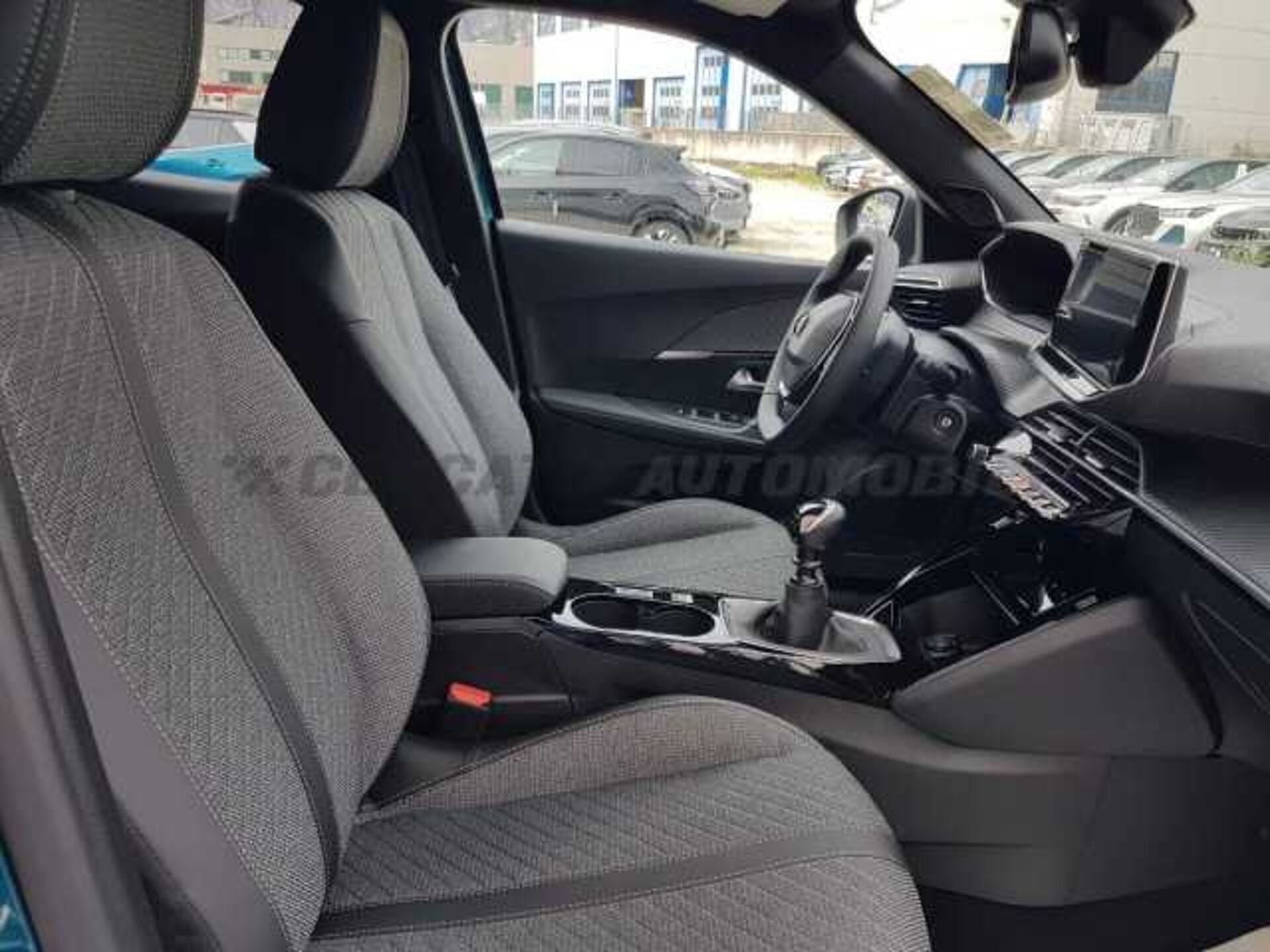 Peugeot 2008 1.2l - blue