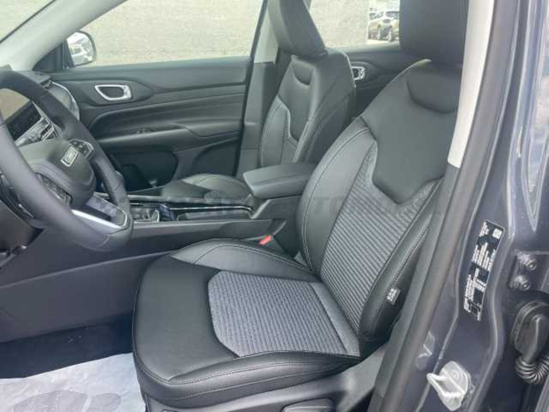 Jeep Compass 1.5l - grey