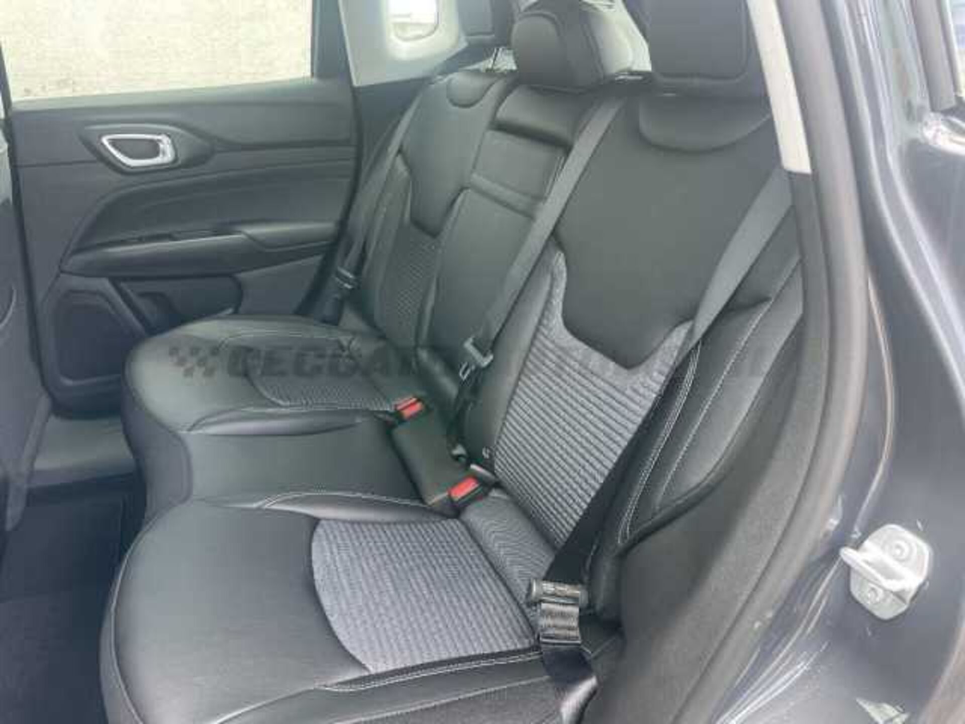 Jeep Compass 1.5l - grey