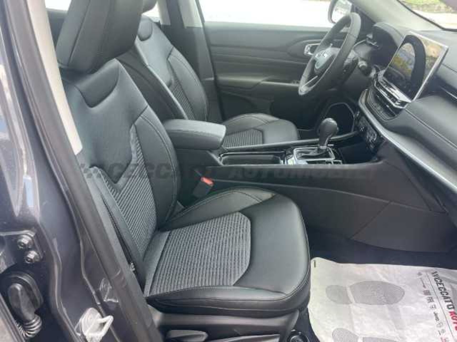 Jeep Compass 1.5l - grey