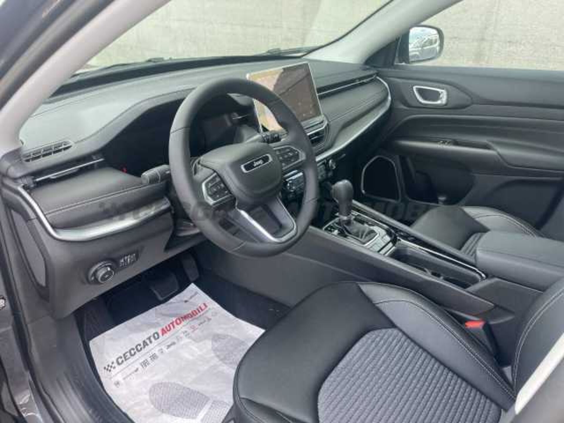 Jeep Compass 1.5l - grey