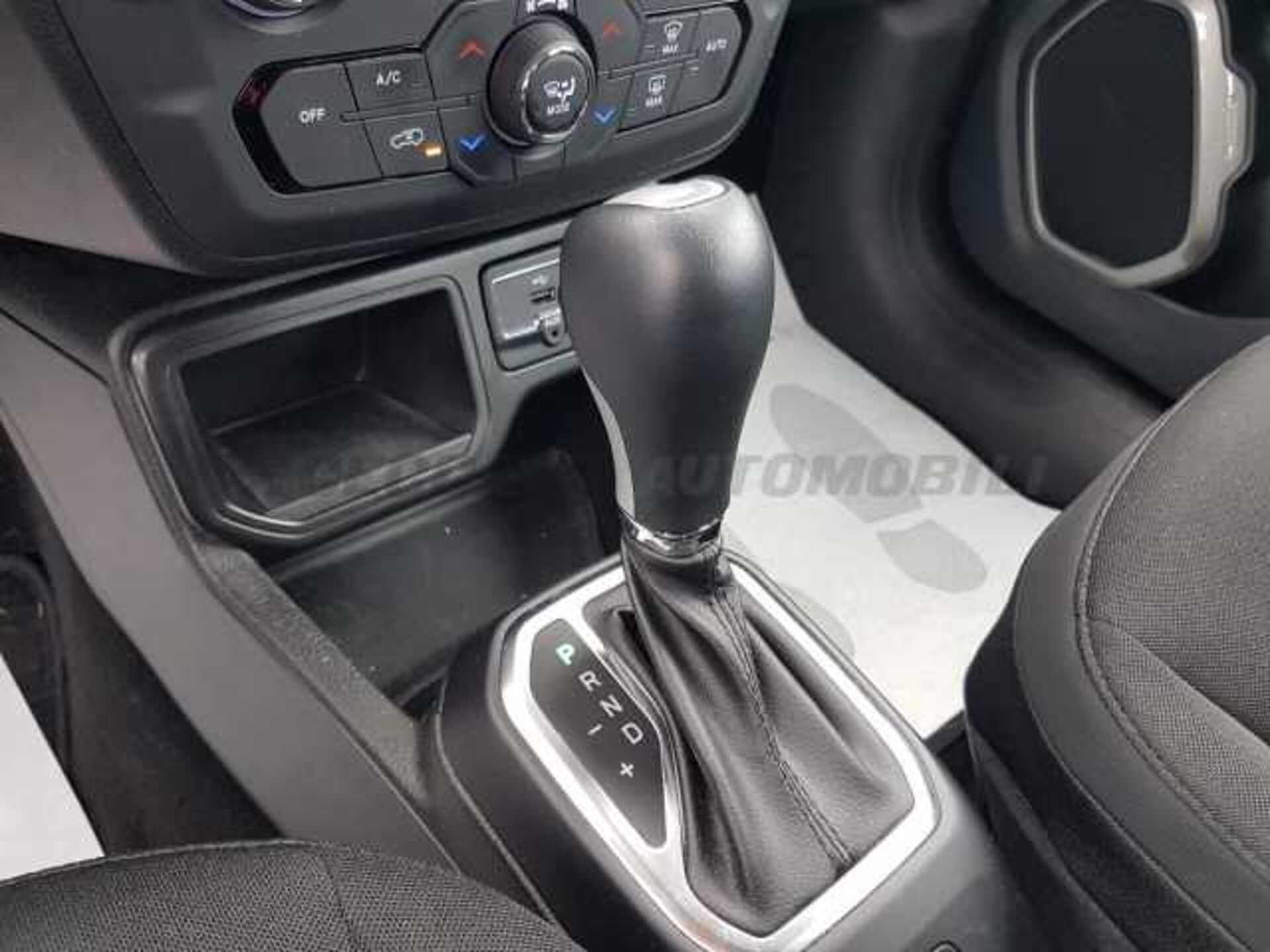 Jeep Renegade 1.5l - blue