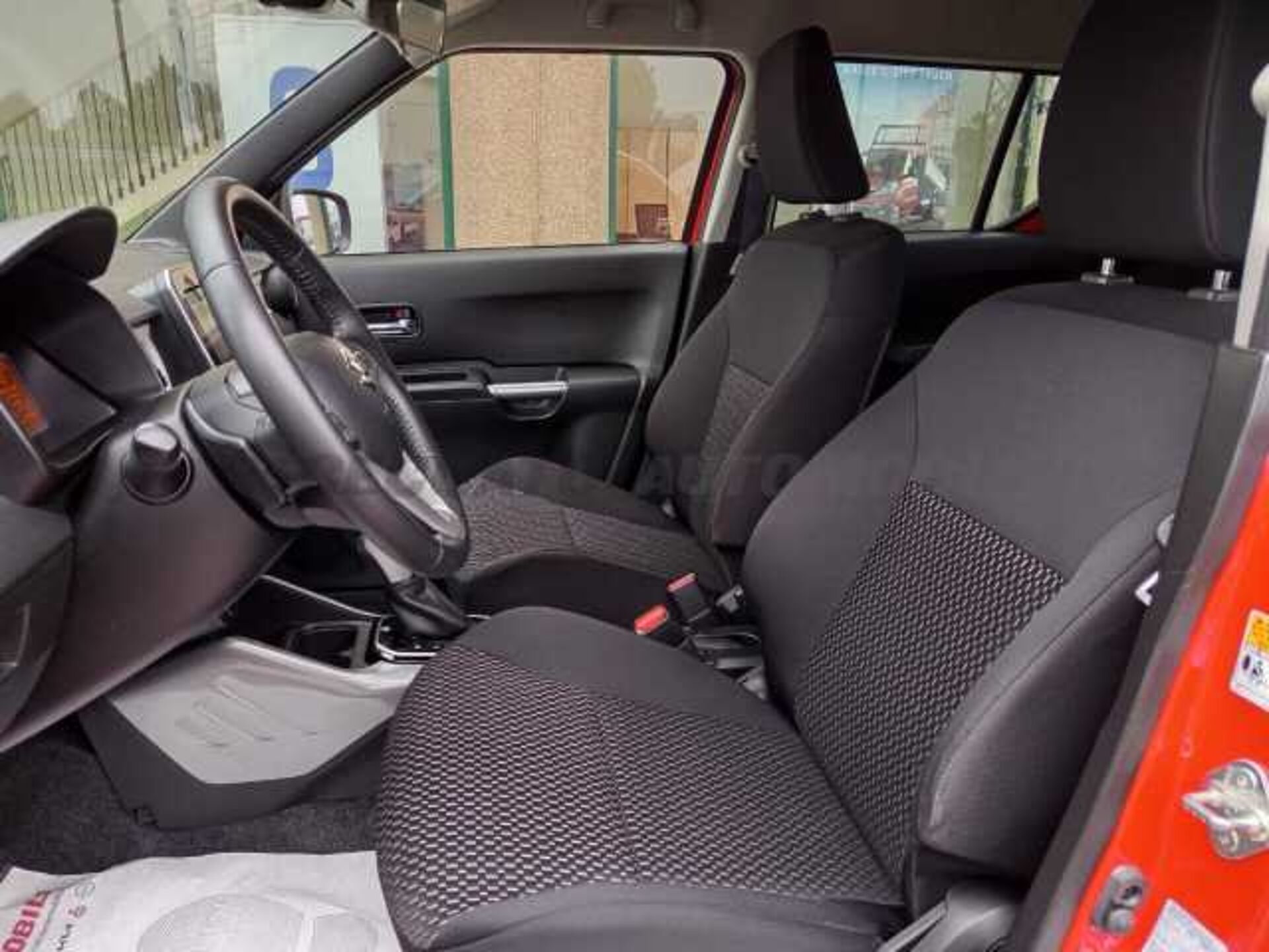 Suzuki Ignis 1.2l - red