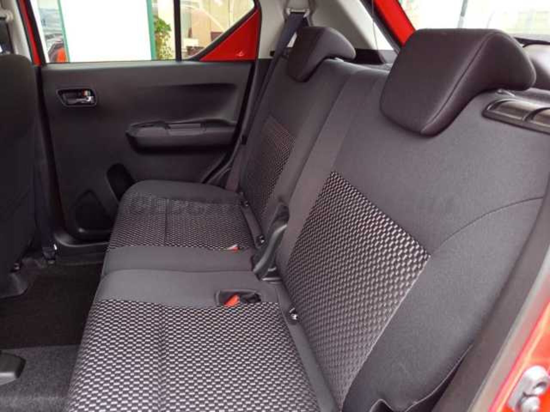 Suzuki Ignis 1.2l - red