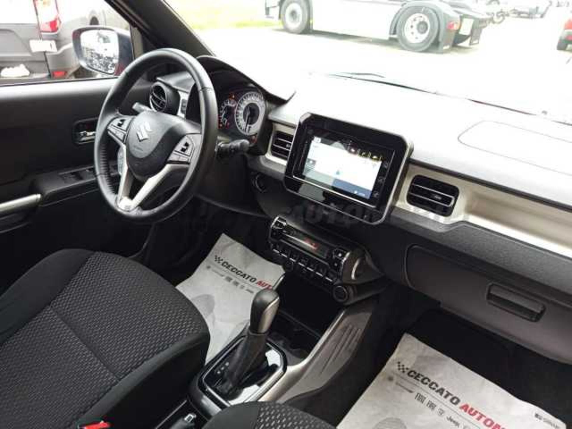 Suzuki Ignis 1.2l - red