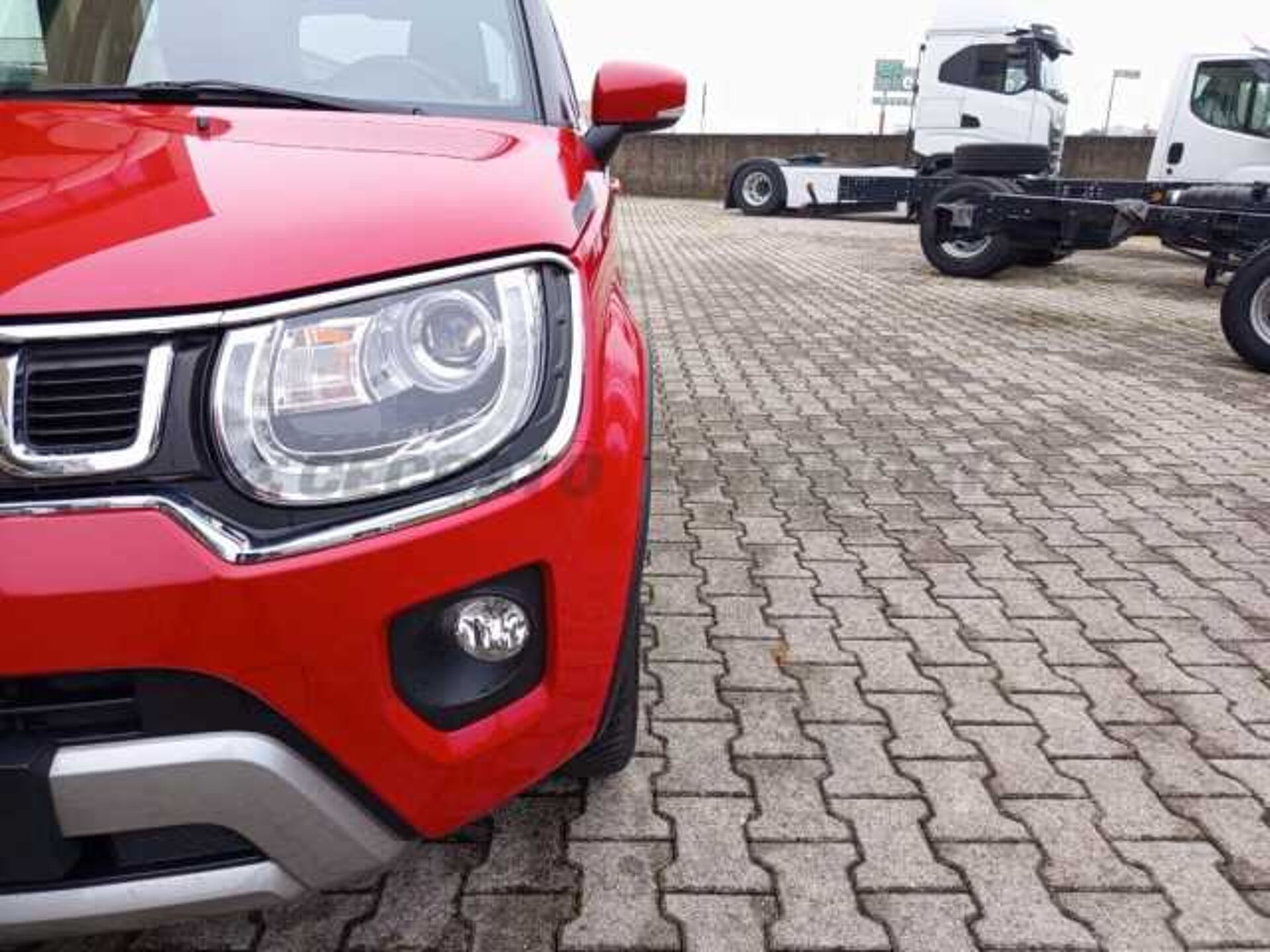 Suzuki Ignis 1.2l - red
