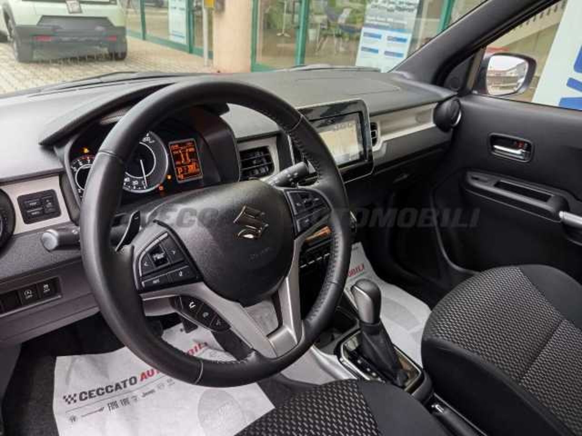 Suzuki Ignis 1.2l - red