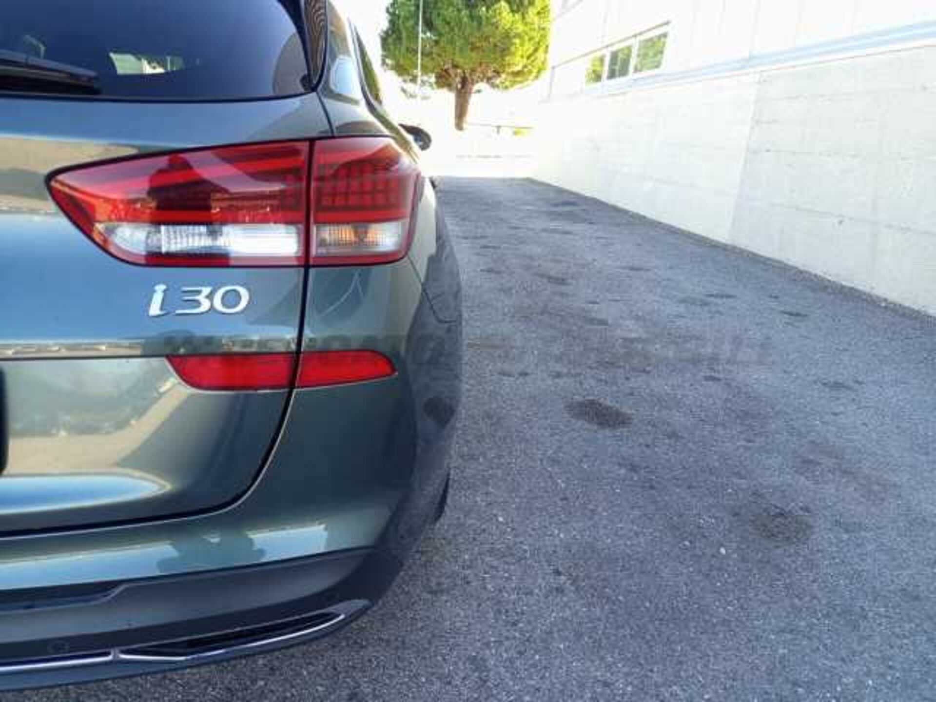 Hyundai i30 1.0l - grey