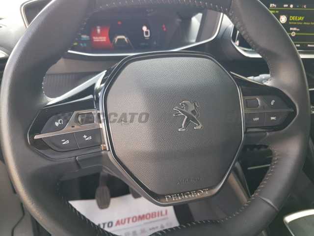 Peugeot 2008 1.2l - orange