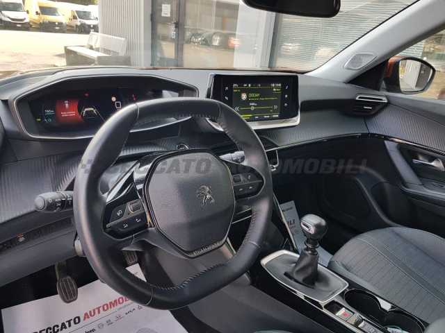Peugeot 2008 1.2l - orange