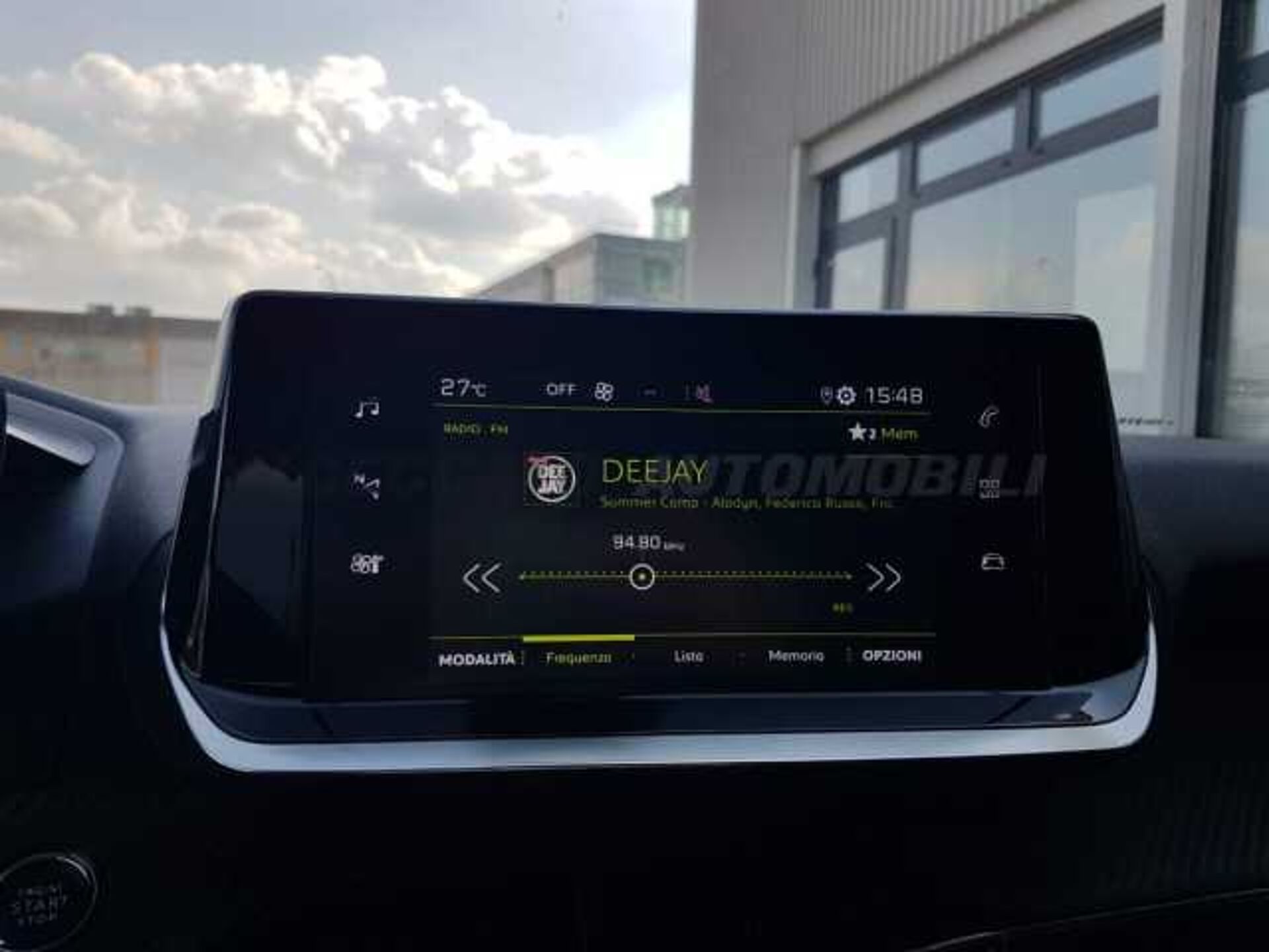 Peugeot 2008 1.2l - orange