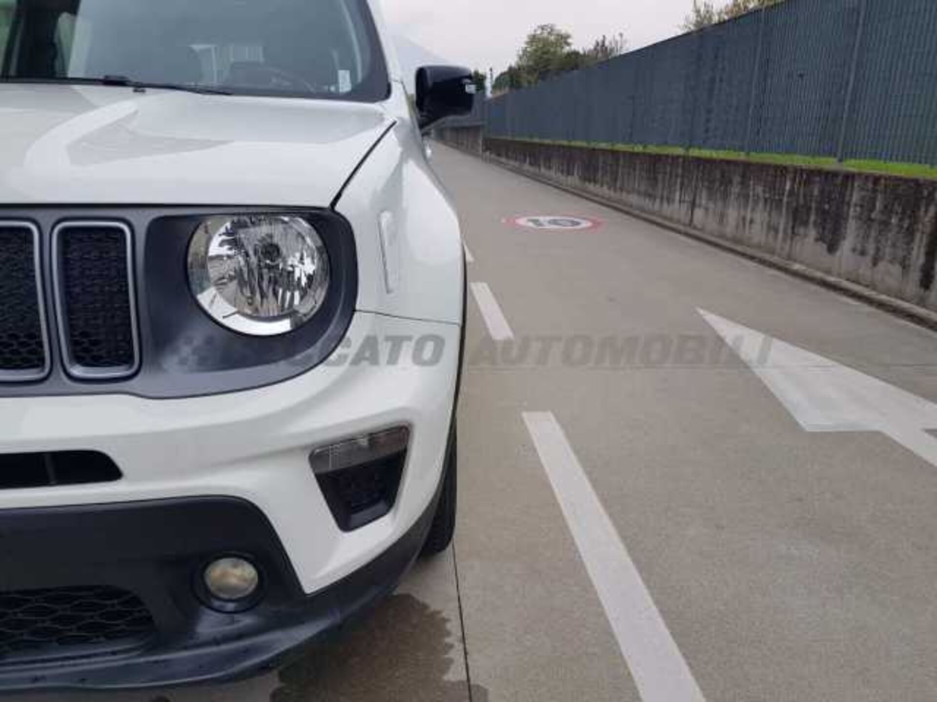 Jeep Renegade 1.6l - white