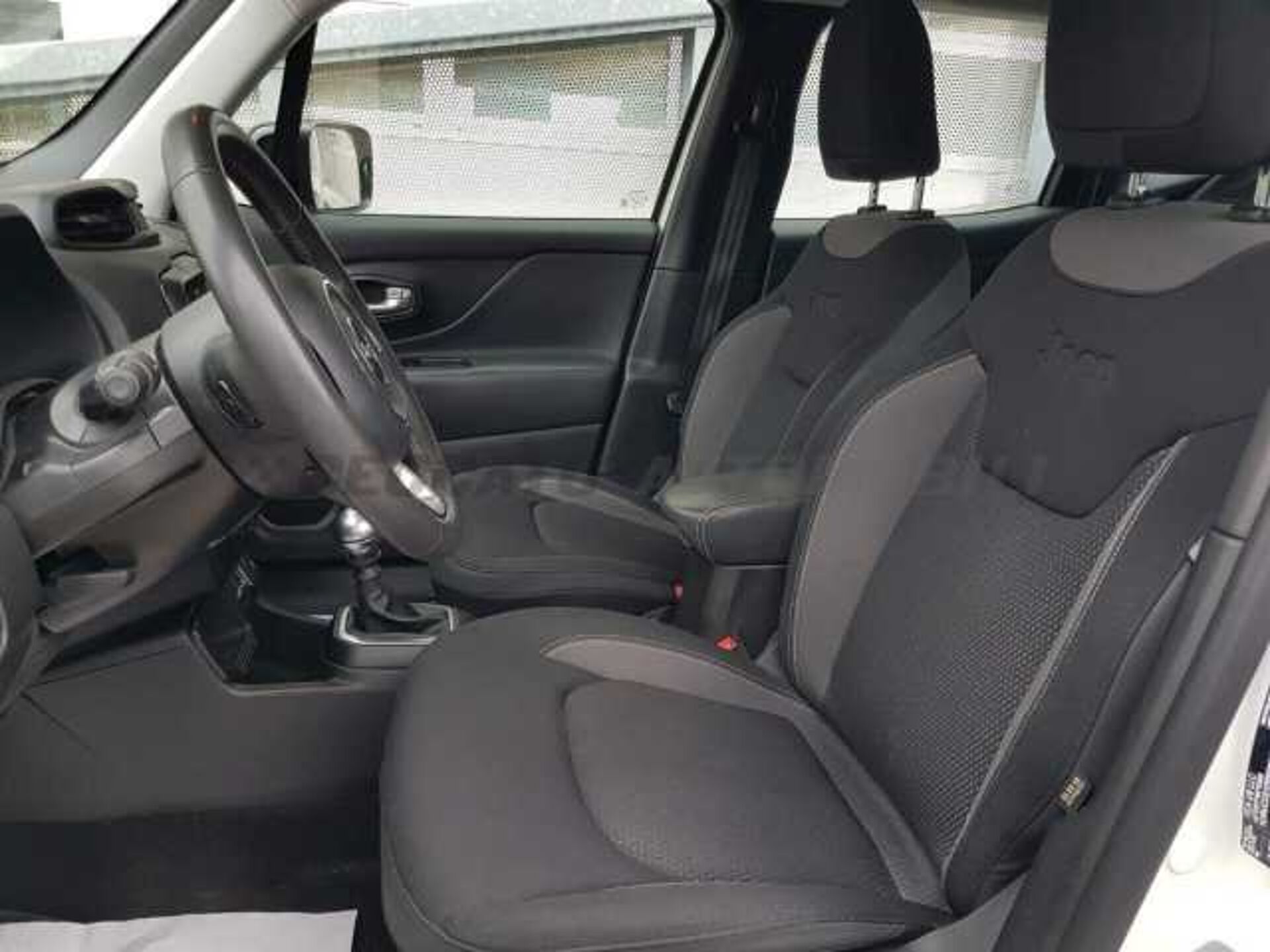 Jeep Renegade 1.6l - white