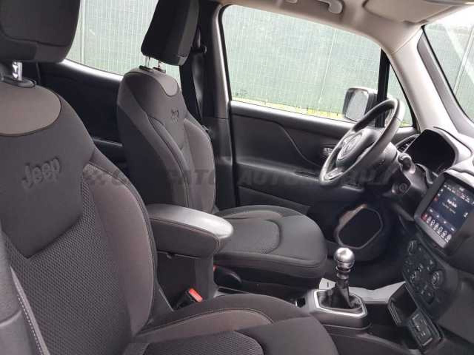 Jeep Renegade 1.6l - white