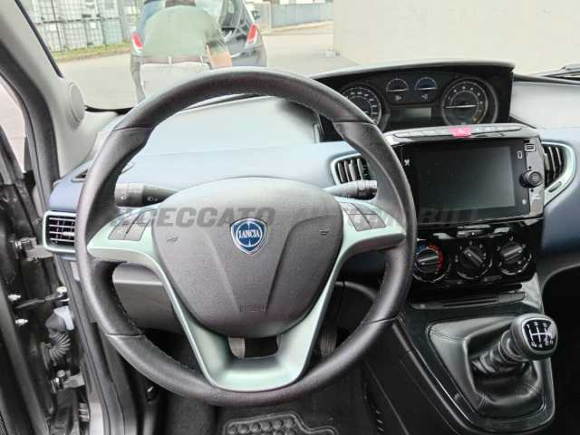 Lancia Ypsilon 1.0l - grey