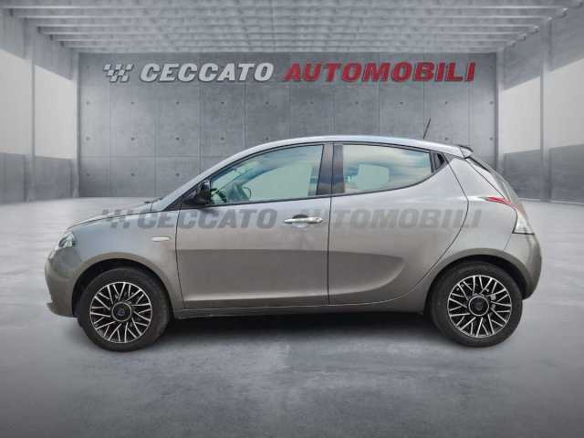 Lancia Ypsilon 1.0l - grey