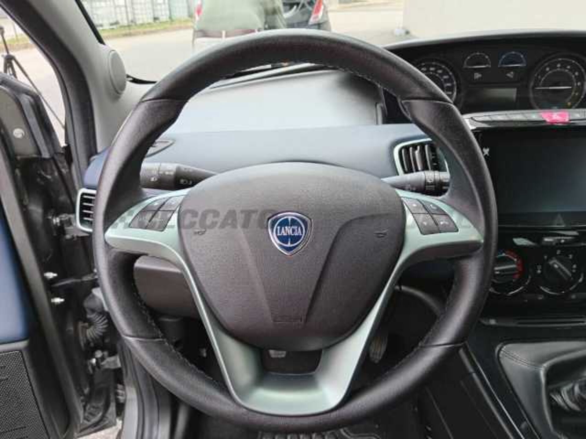 Lancia Ypsilon 1.0l - grey