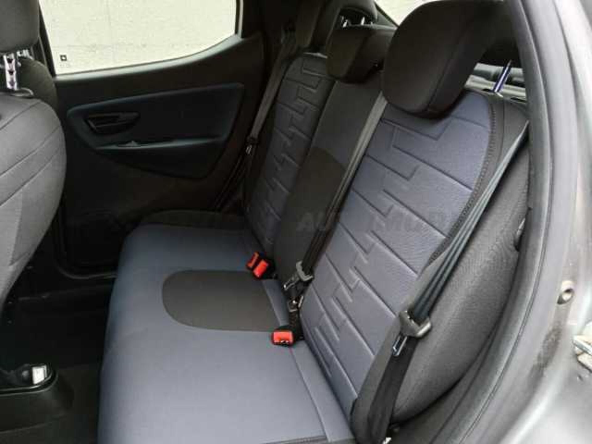 Lancia Ypsilon 1.0l - grey