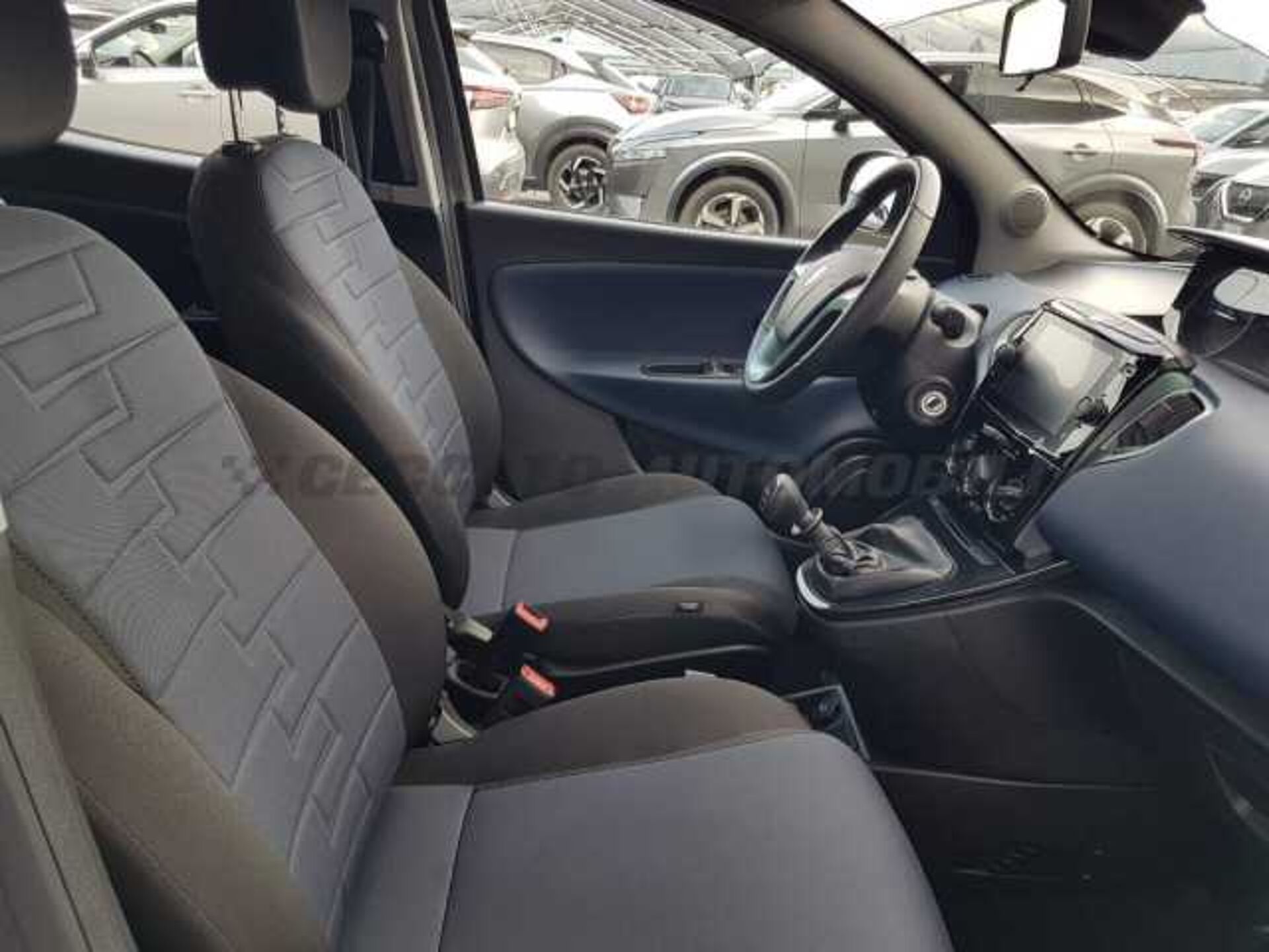 Lancia Ypsilon 1.0l - grey