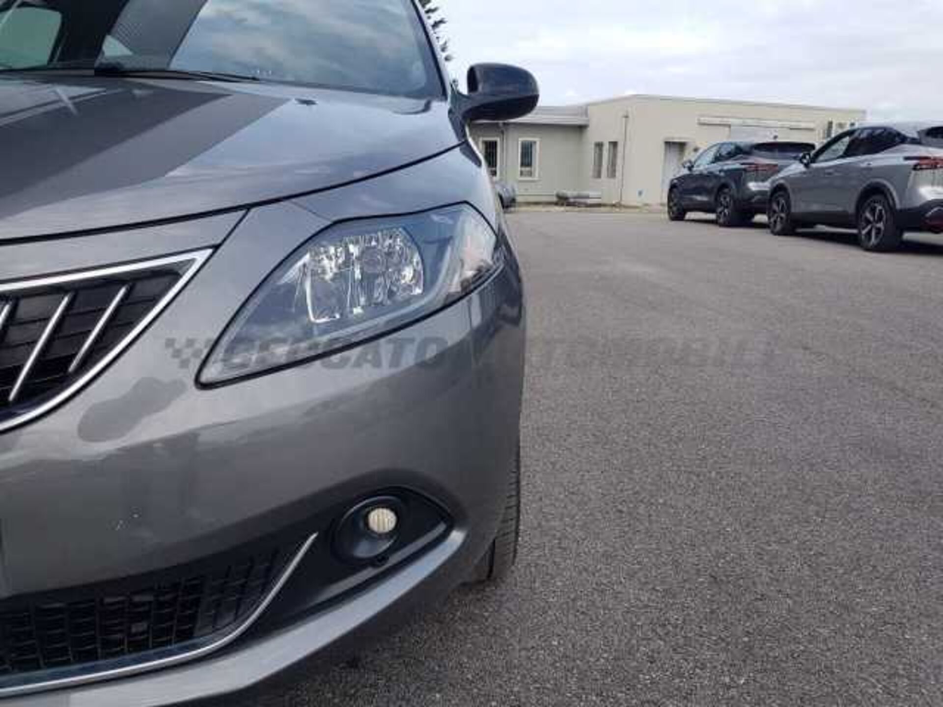 Lancia Ypsilon 1.0l - grey