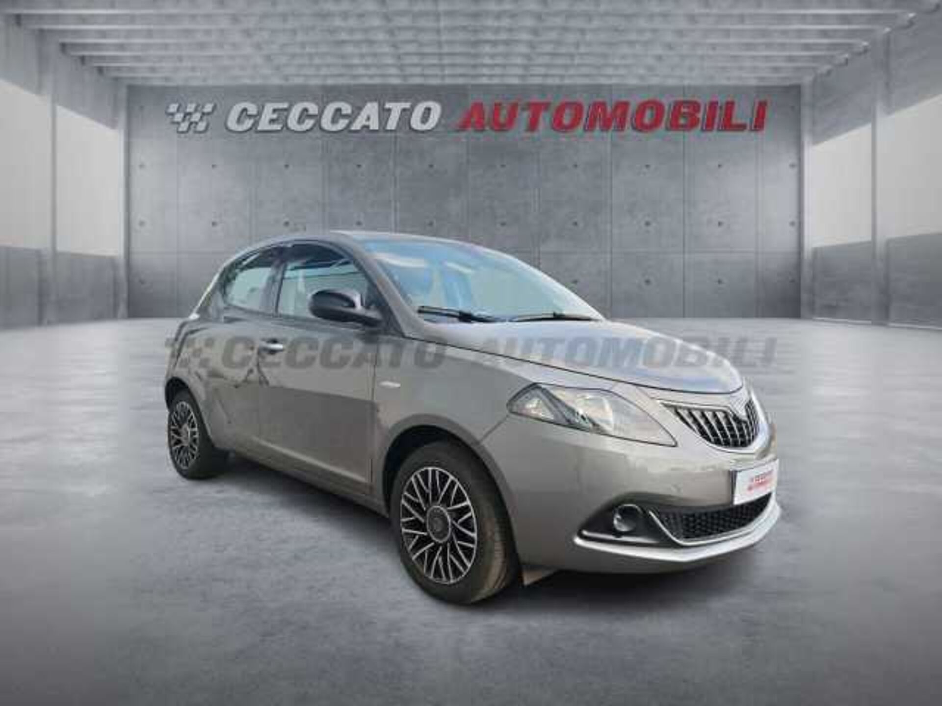 Lancia Ypsilon 1.0l - grey